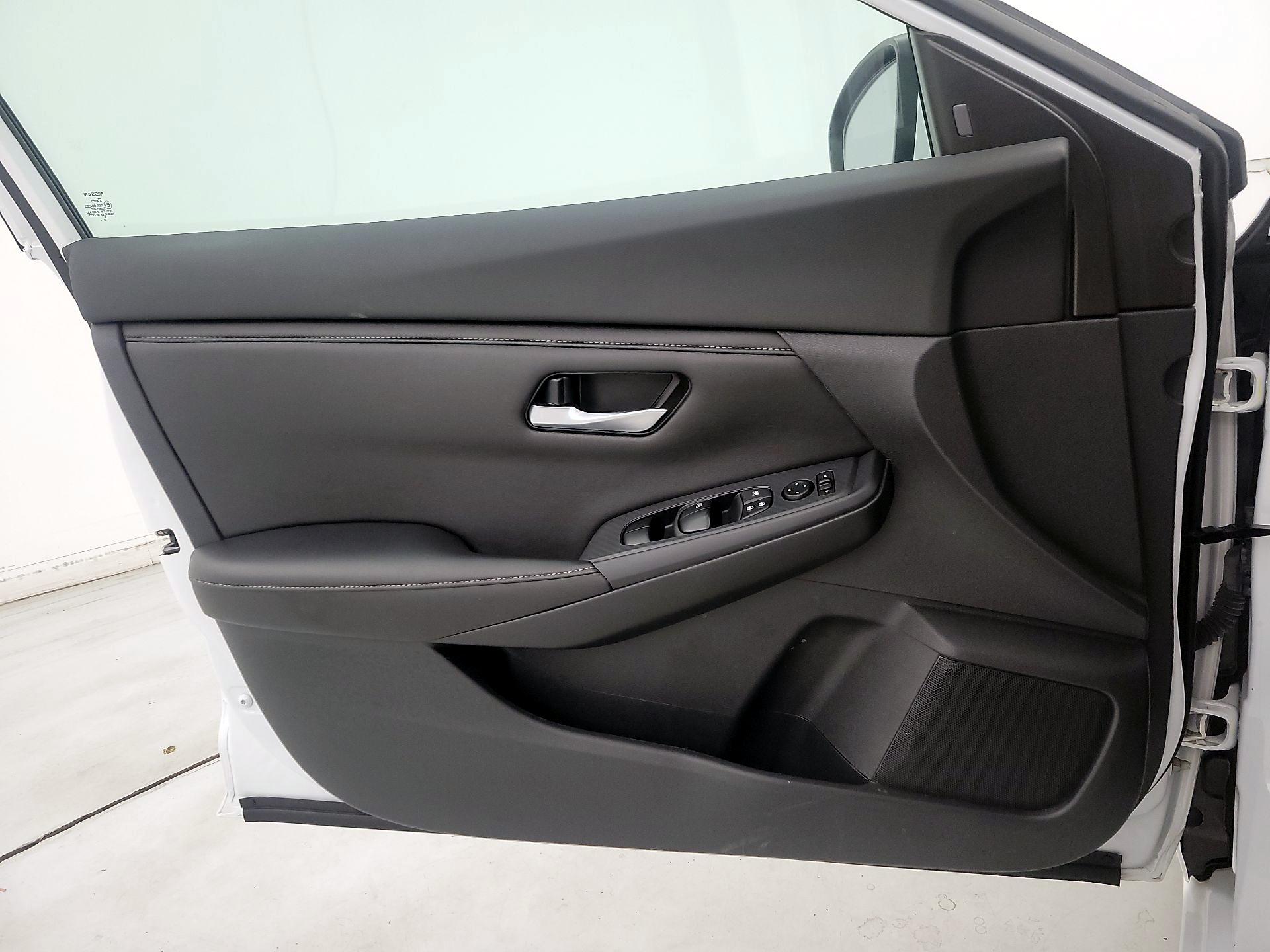 Thumbnail: 2021 Nissan Sentra - 12