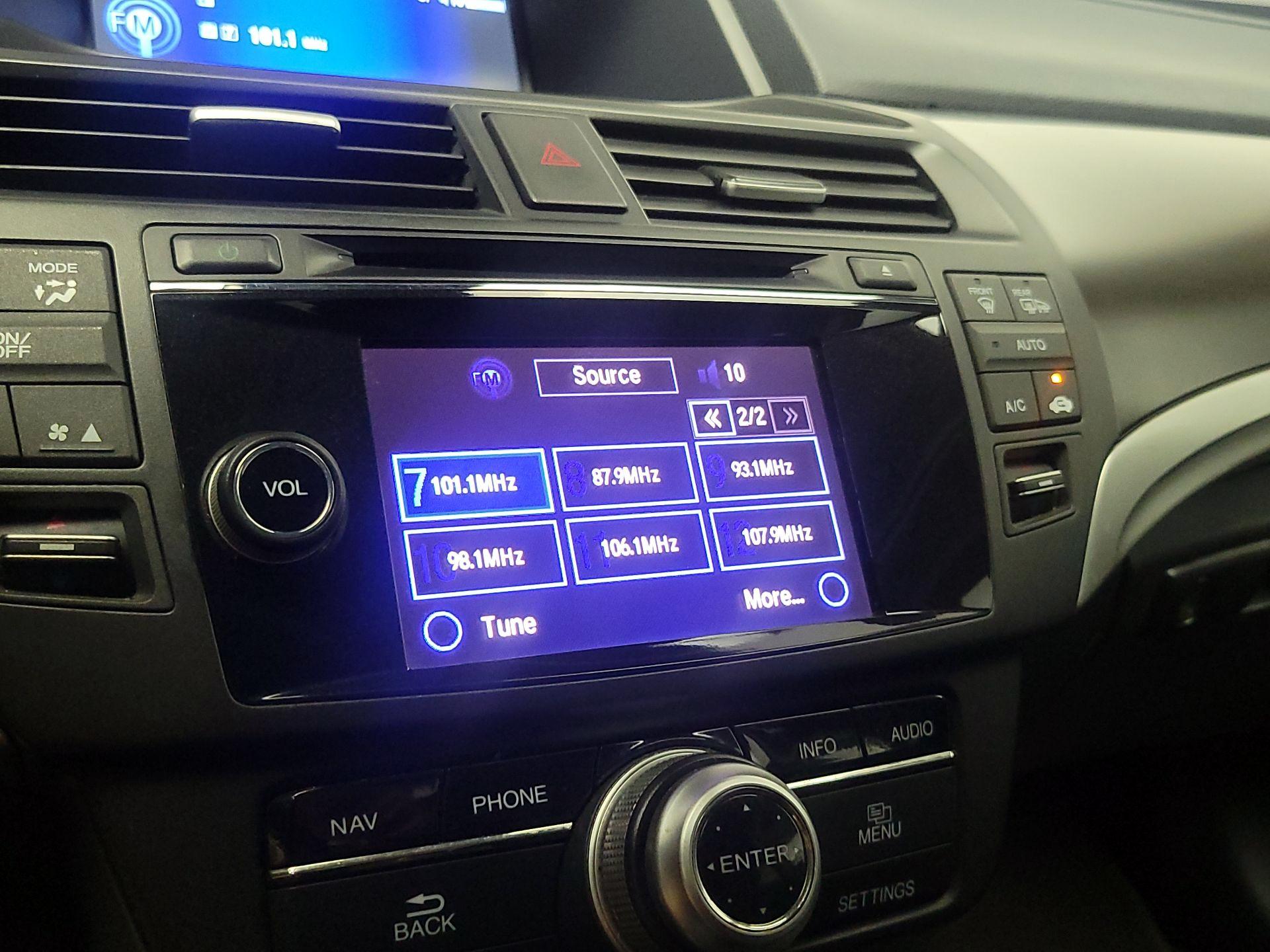 Thumbnail: 2015 Honda Accord Crosstour - 16