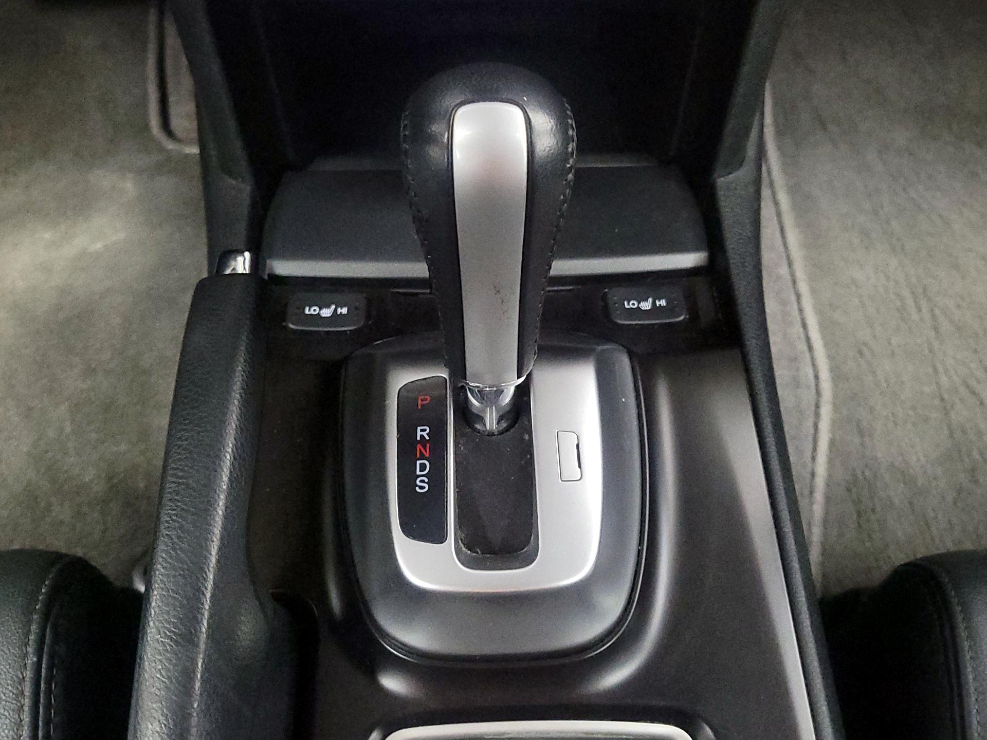 Thumbnail: 2015 Honda Accord Crosstour - 18