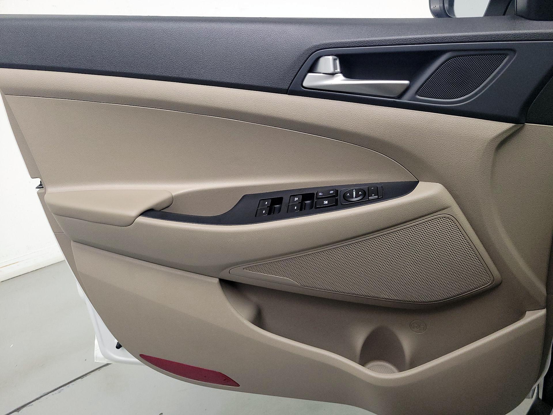 Thumbnail: 2020 Hyundai Tucson - 12