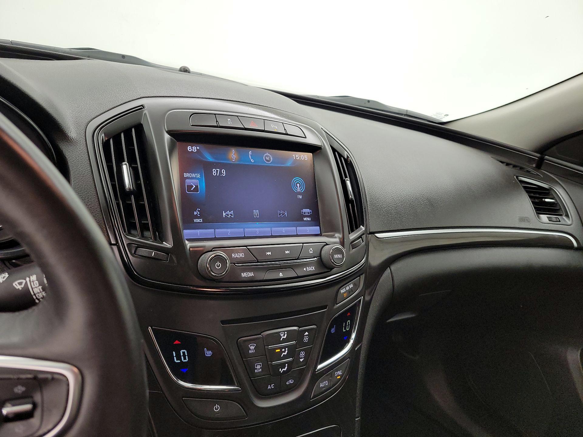Thumbnail: 2015 Buick Regal - 14