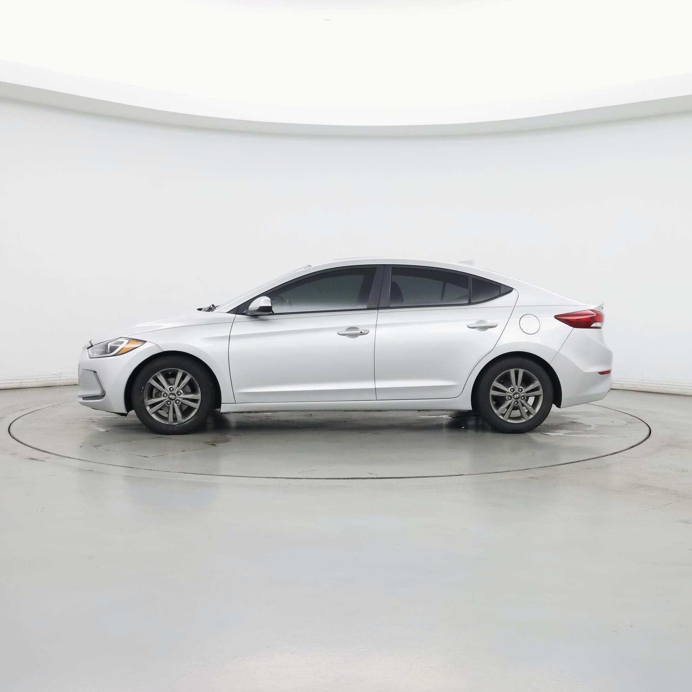 Thumbnail: 2017 Hyundai Elantra - 3