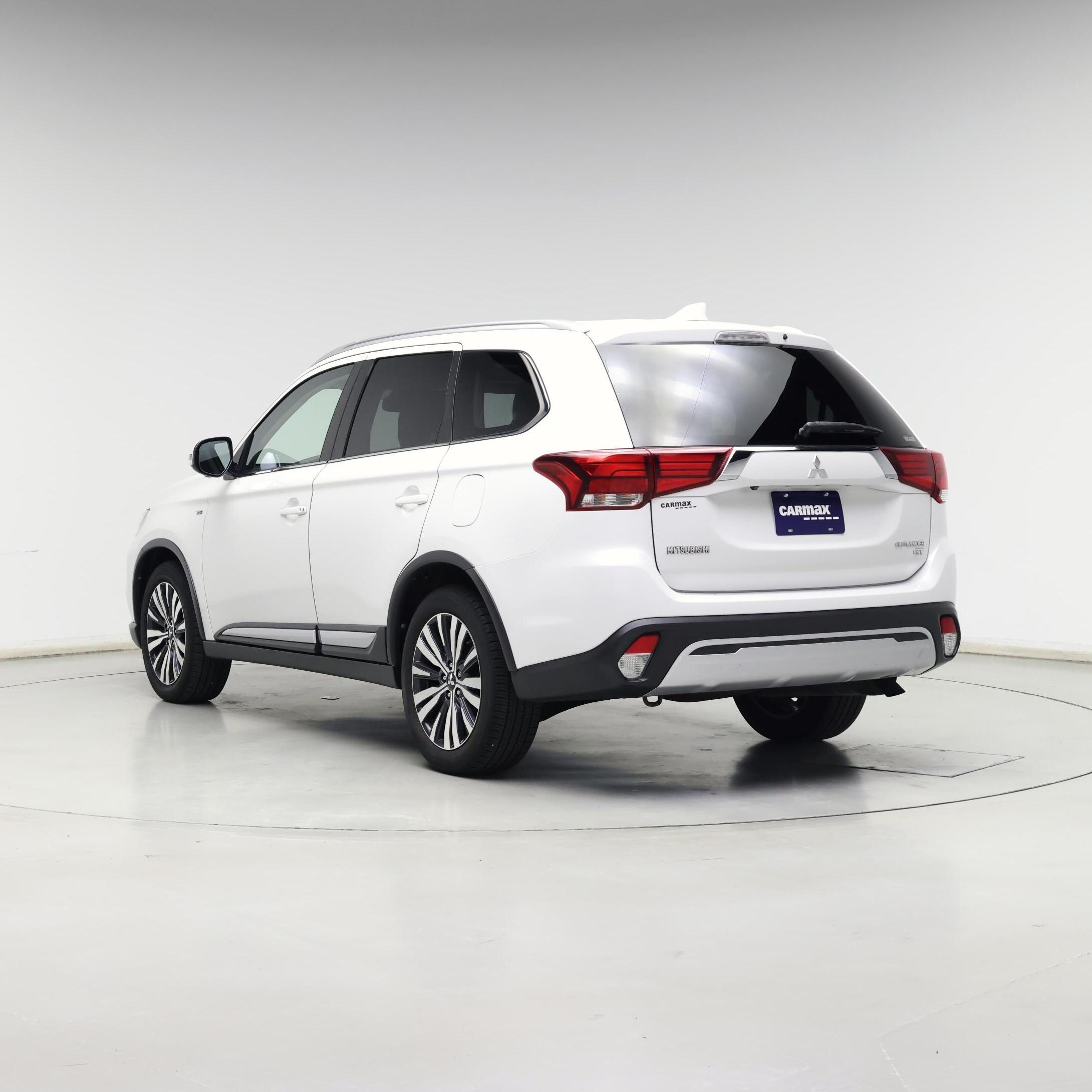 Thumbnail: 2019 Mitsubishi Outlander - 2