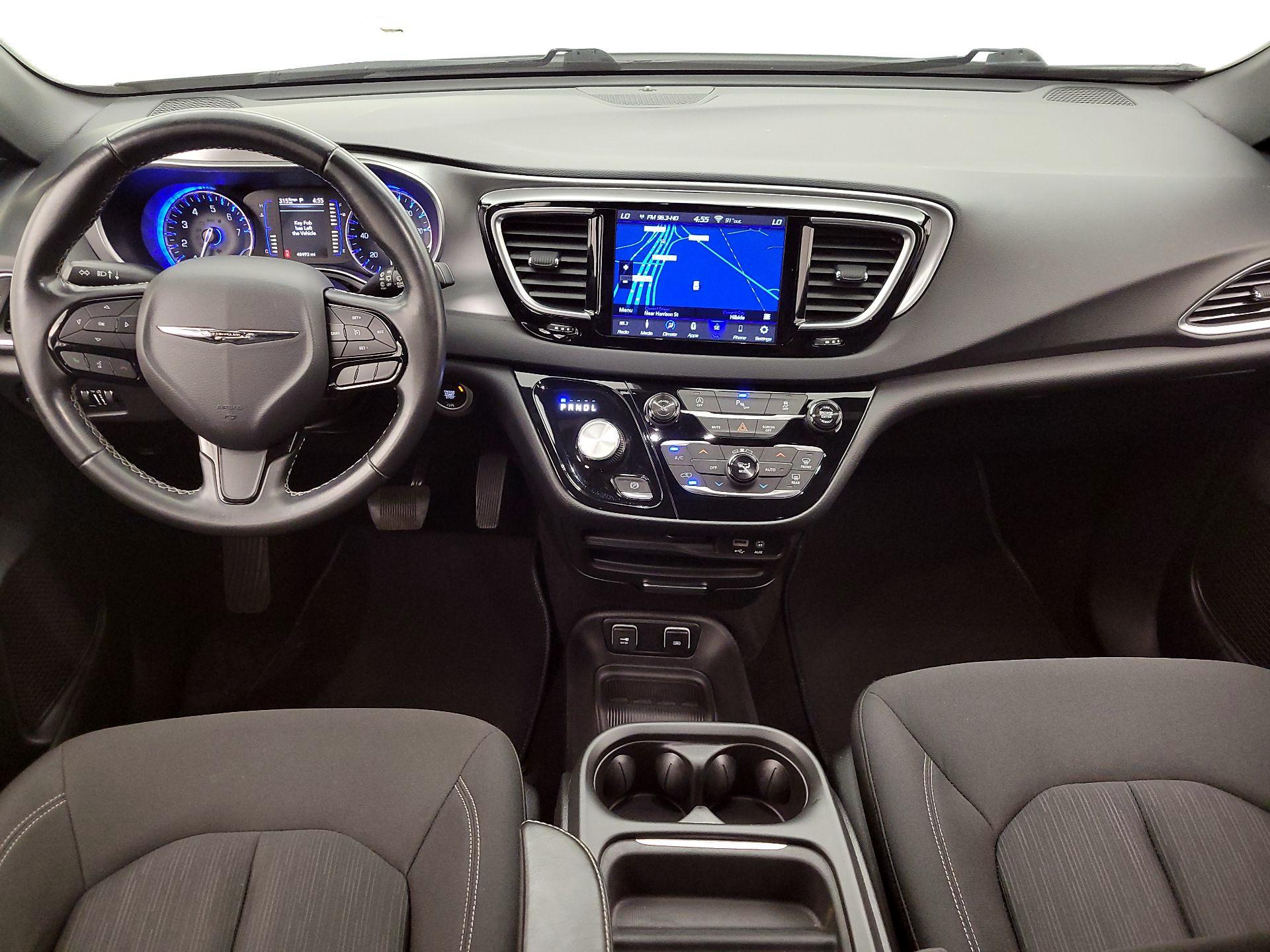 Thumbnail: 2019 Chrysler Pacifica - 9