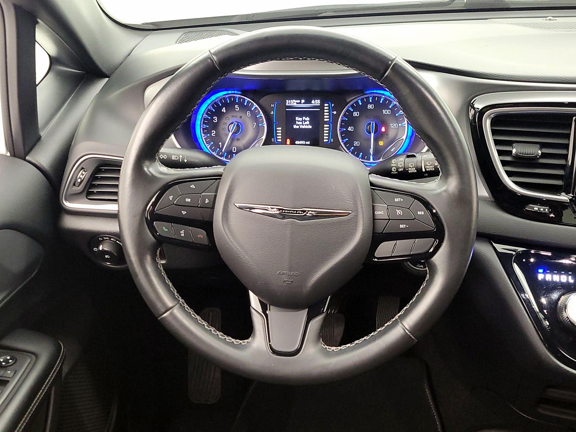 Thumbnail: 2019 Chrysler Pacifica - 10