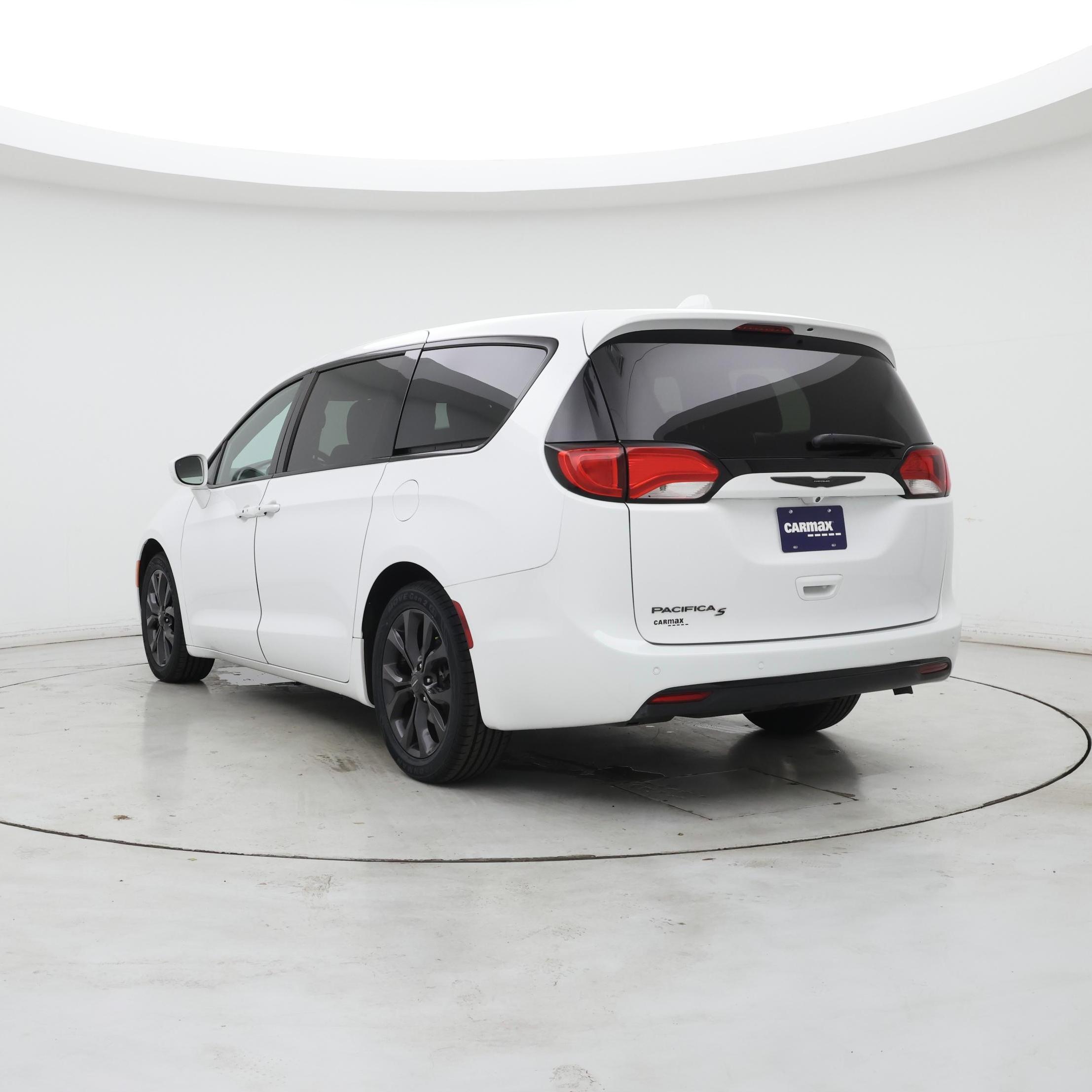 Thumbnail: 2019 Chrysler Pacifica - 2