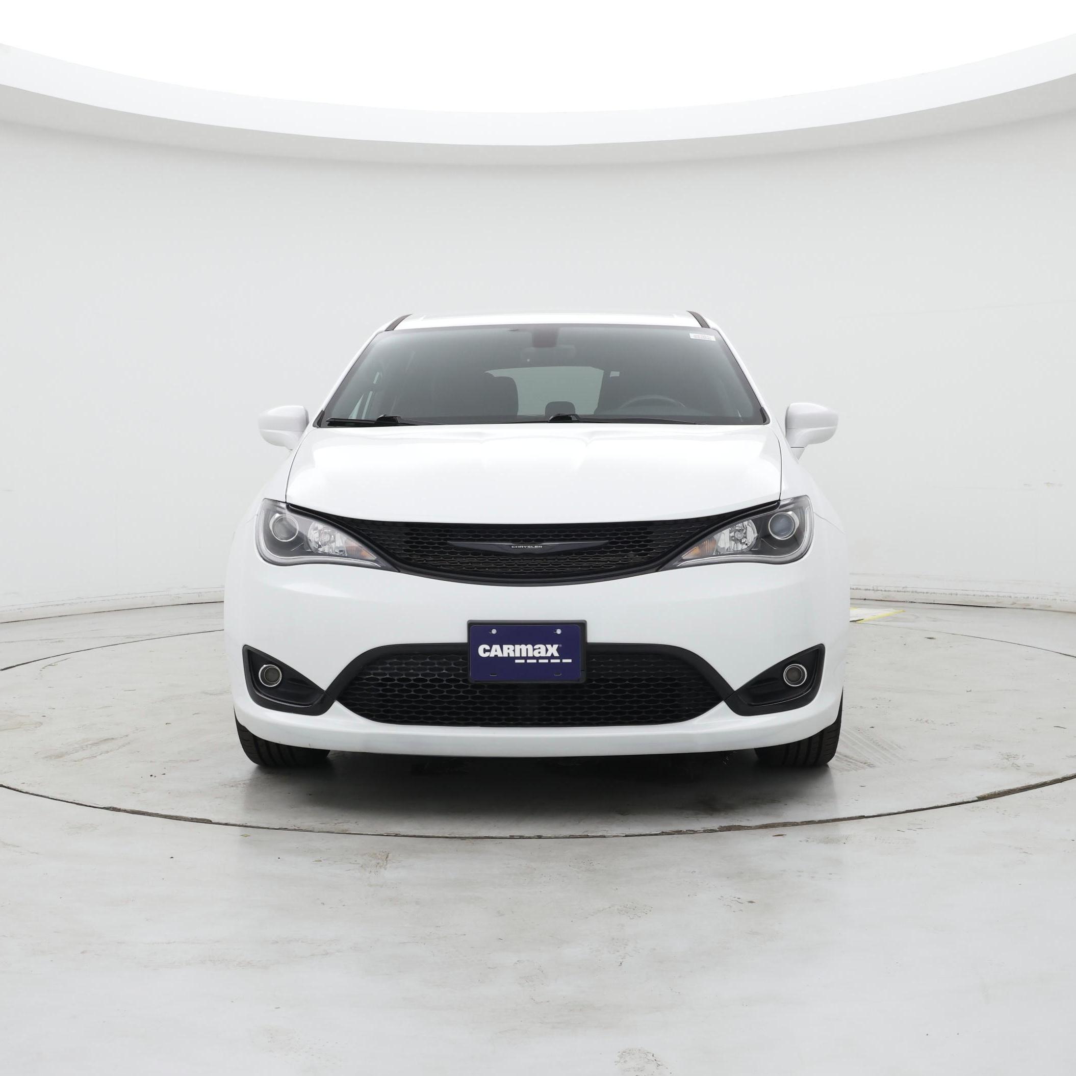 Thumbnail: 2019 Chrysler Pacifica - 5