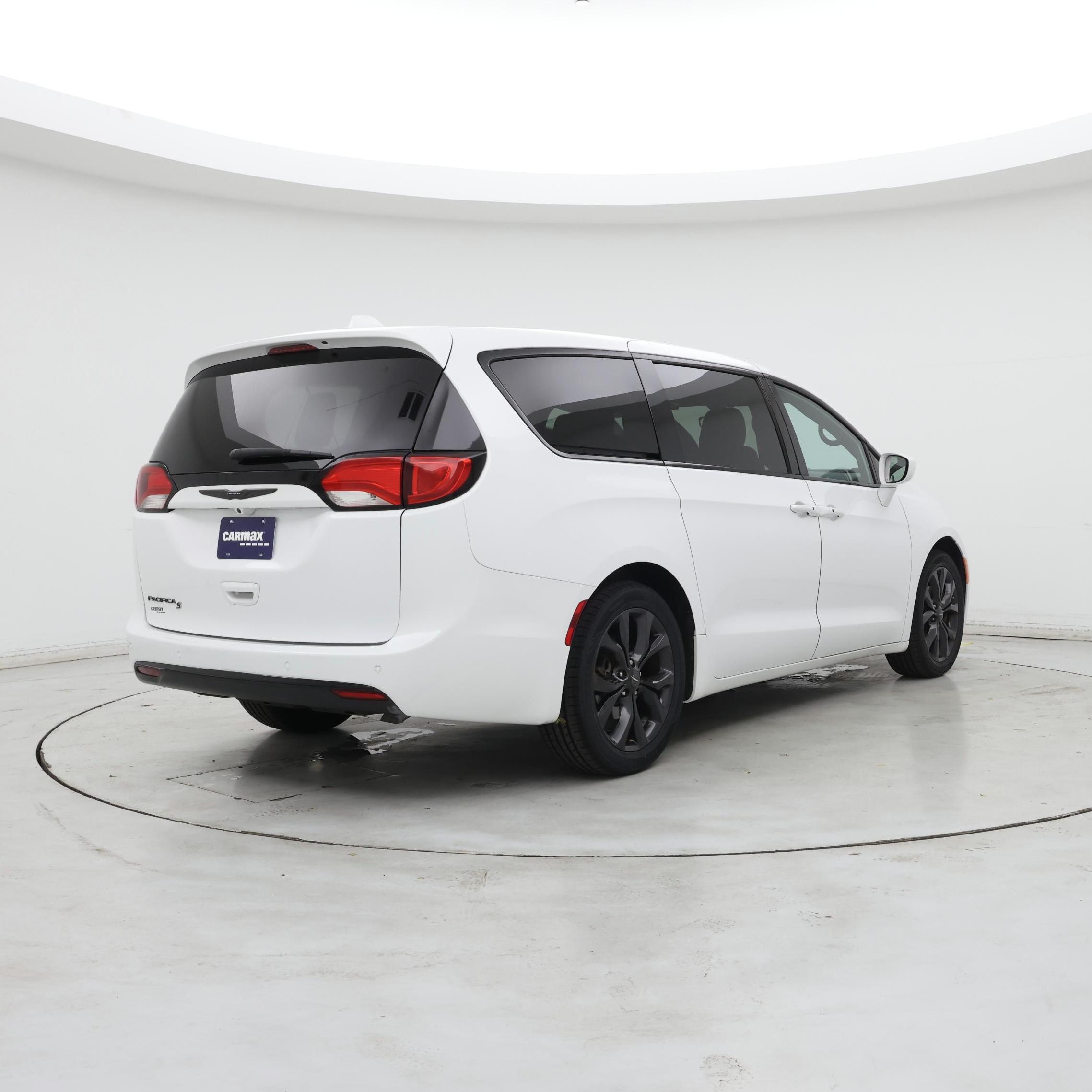 Thumbnail: 2019 Chrysler Pacifica - 8