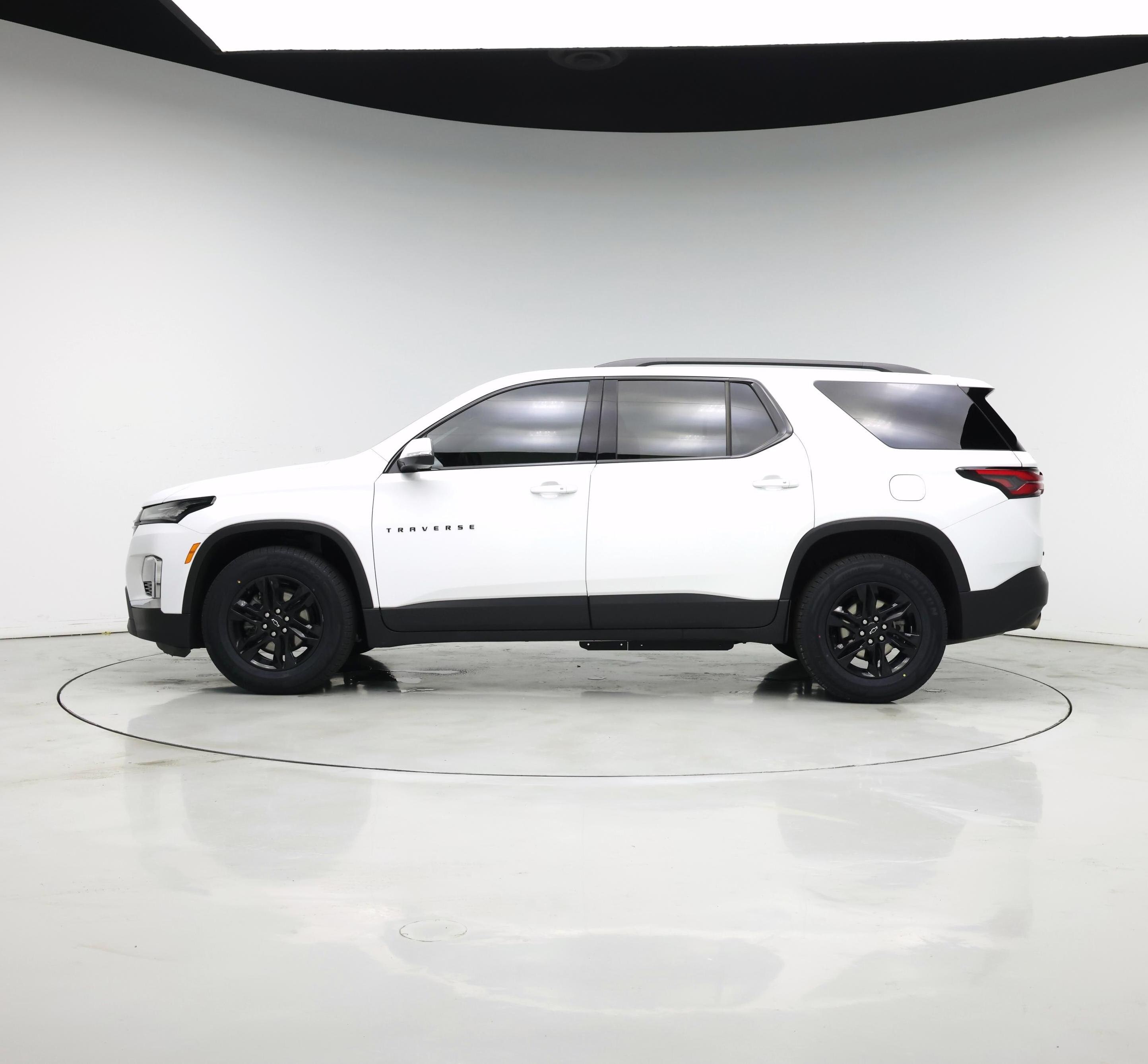 Thumbnail: 2023 Chevrolet Traverse - 3