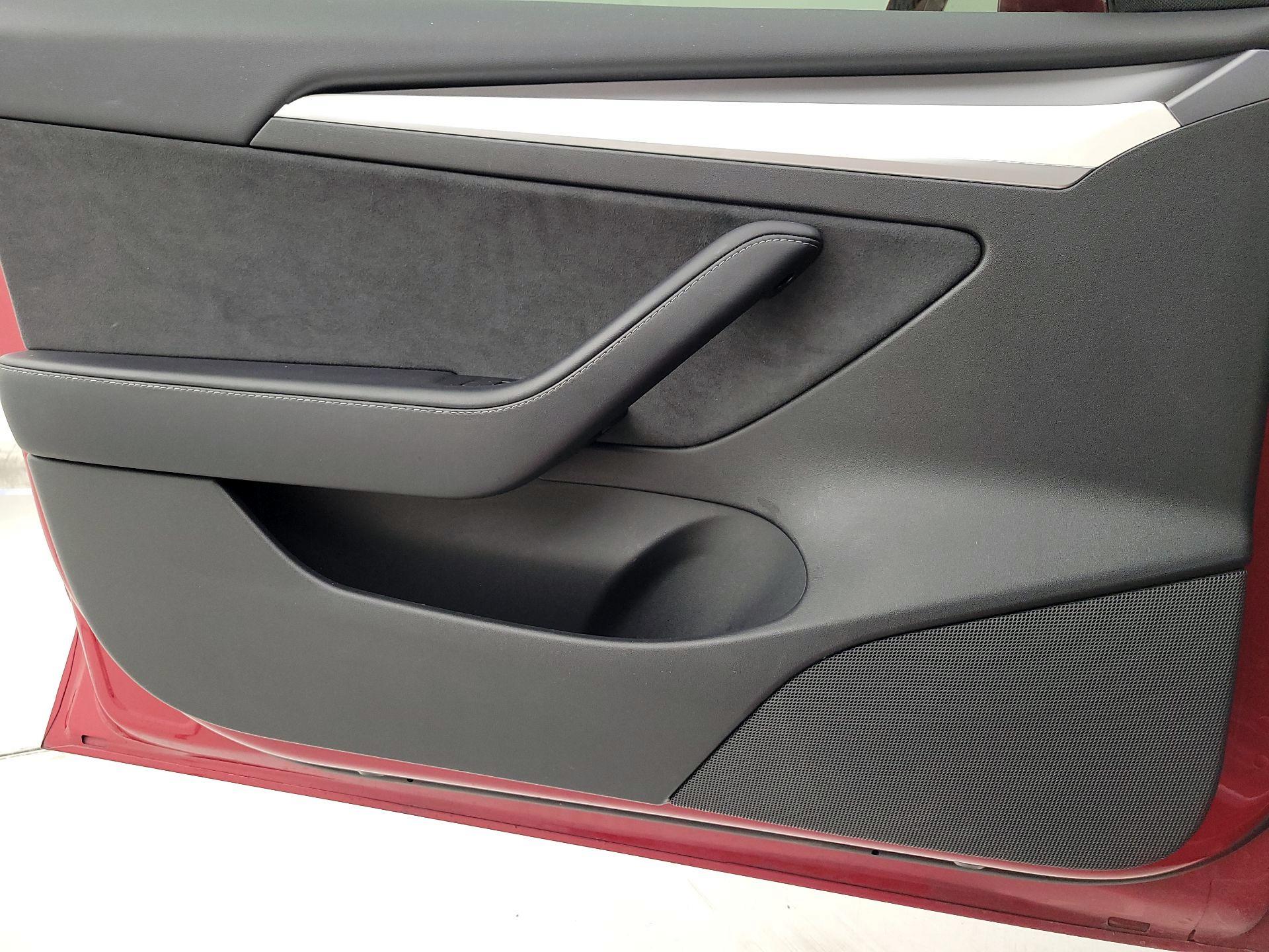 Thumbnail: 2022 Tesla Model 3 - 12