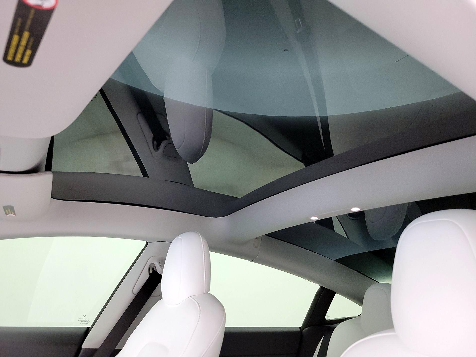 Thumbnail: 2022 Tesla Model 3 - 17