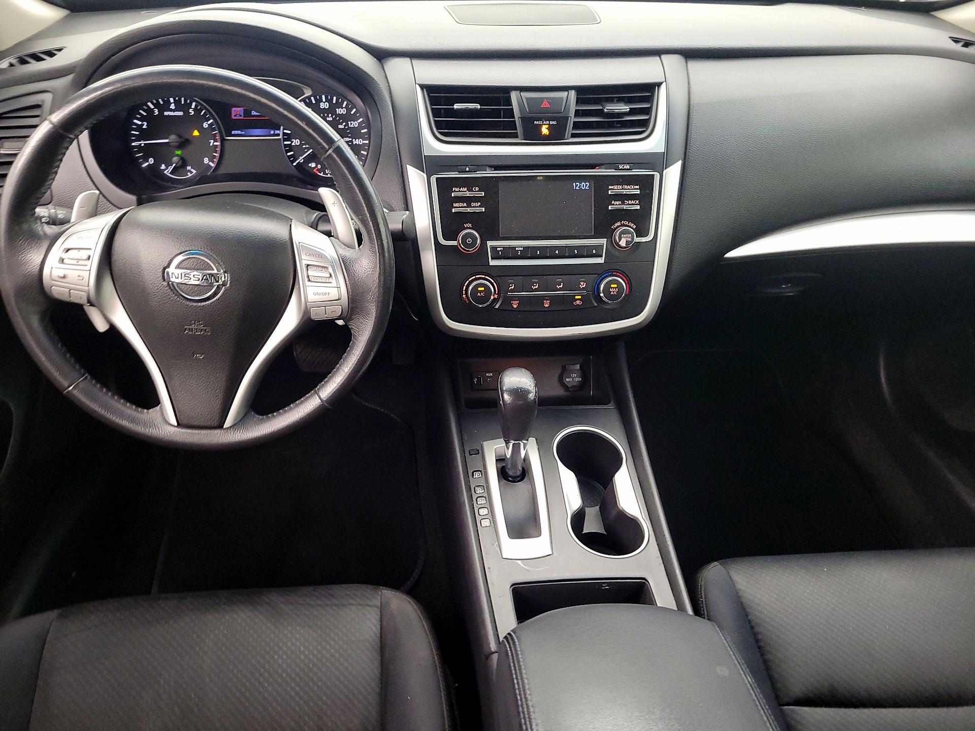 Thumbnail: 2016 Nissan Altima - 9