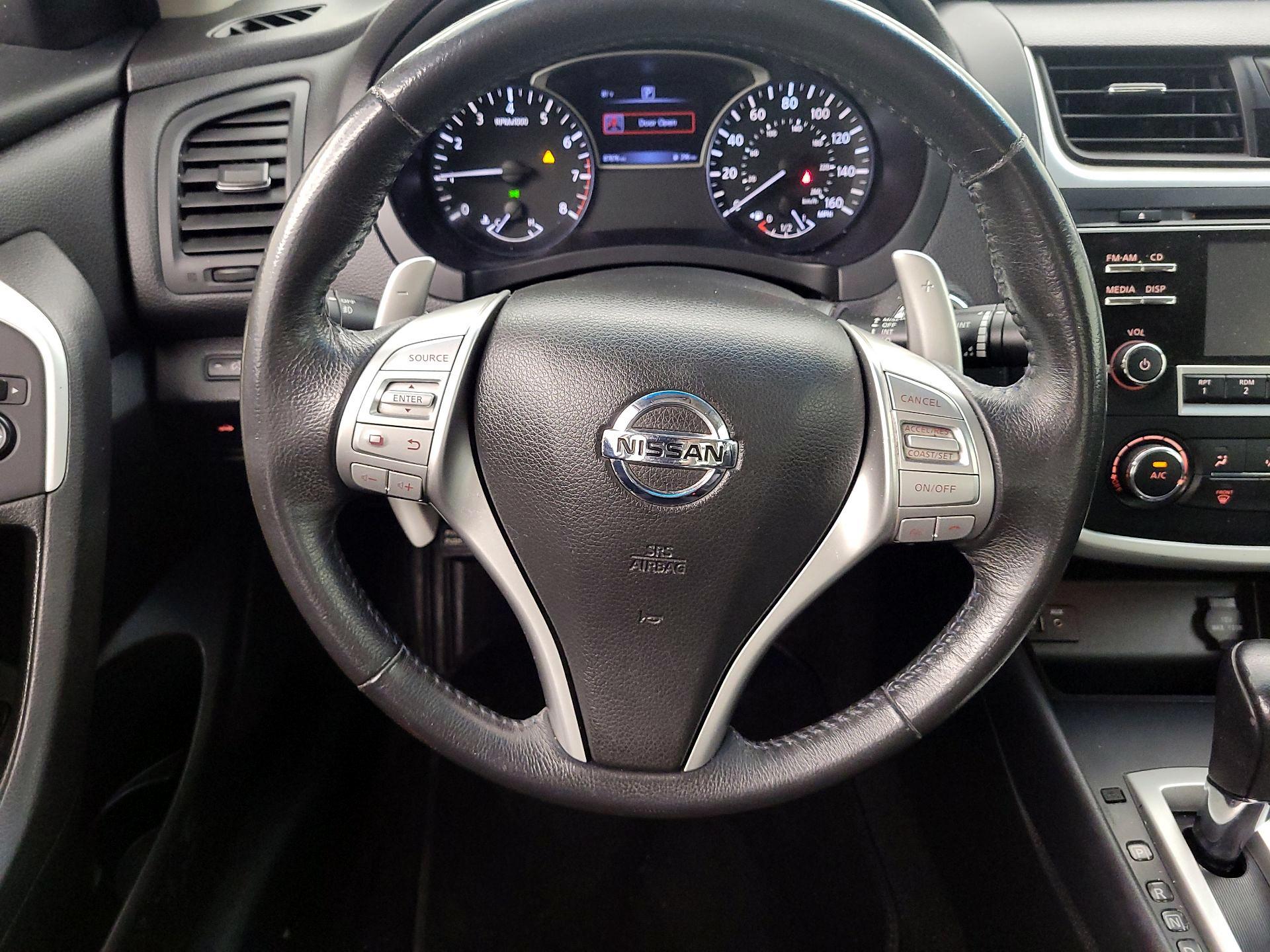 Thumbnail: 2016 Nissan Altima - 10