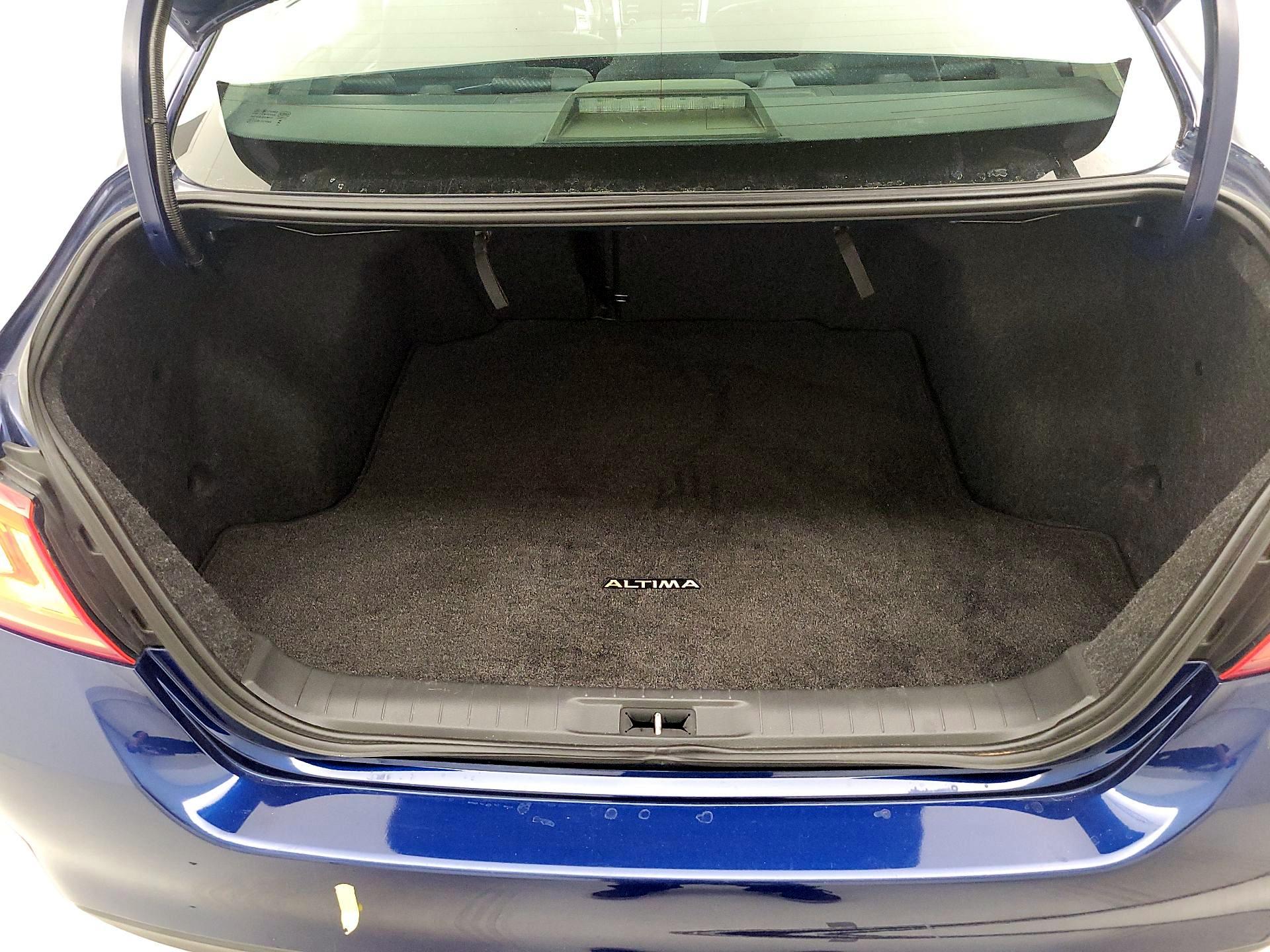 Thumbnail: 2016 Nissan Altima - 20