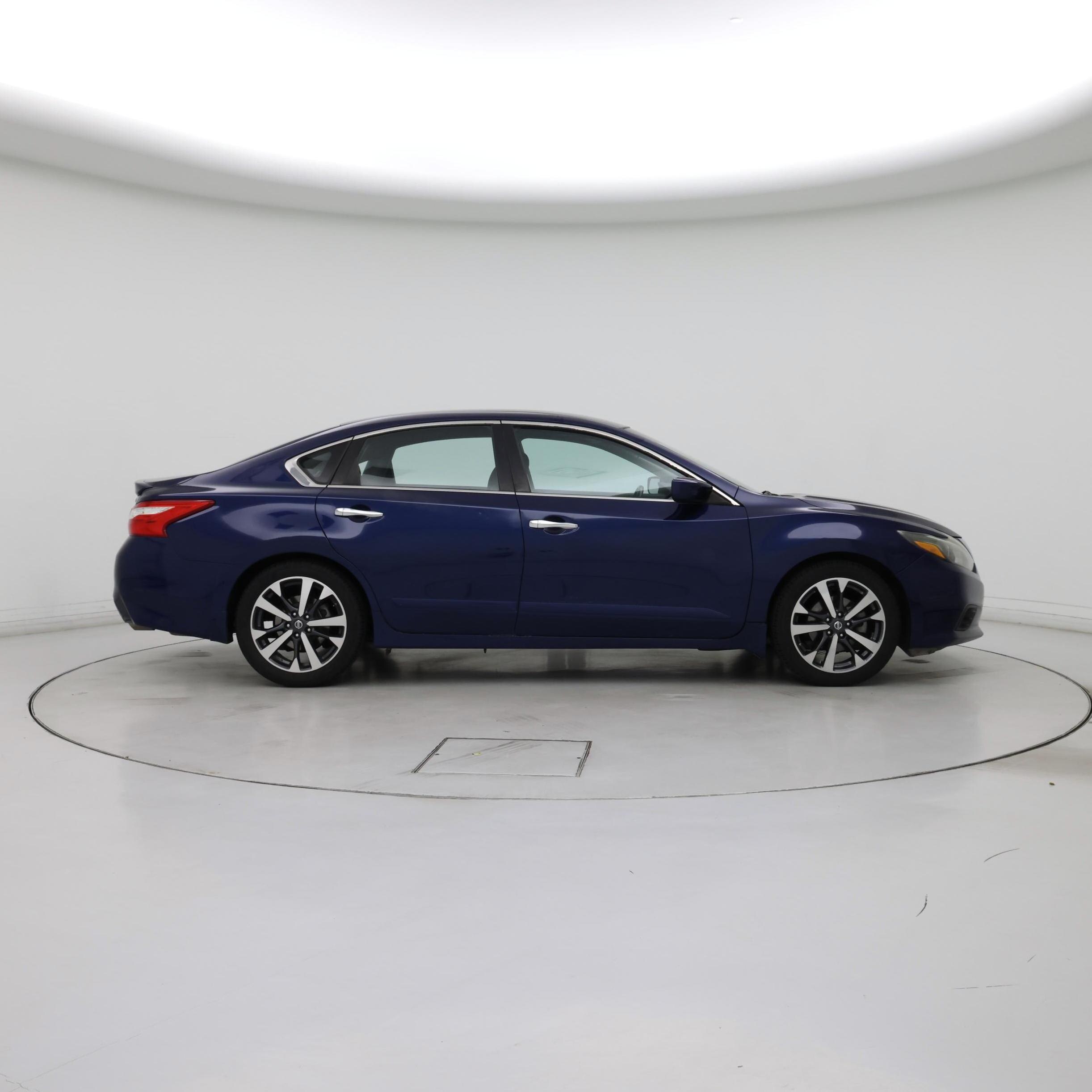 Thumbnail: 2016 Nissan Altima - 7