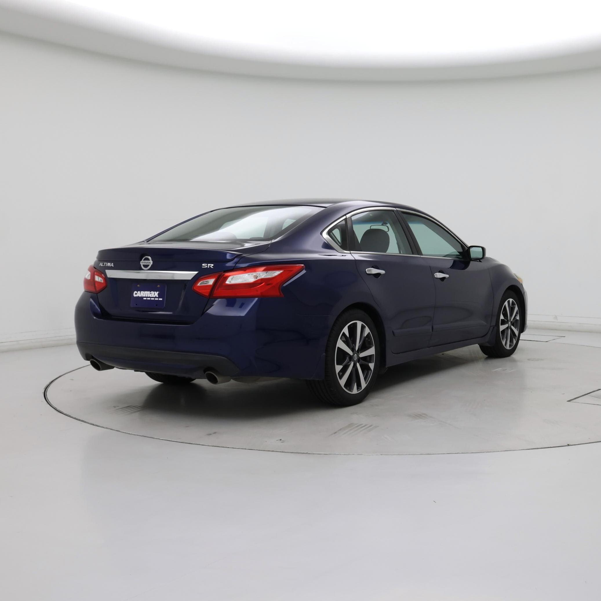 Thumbnail: 2016 Nissan Altima - 8