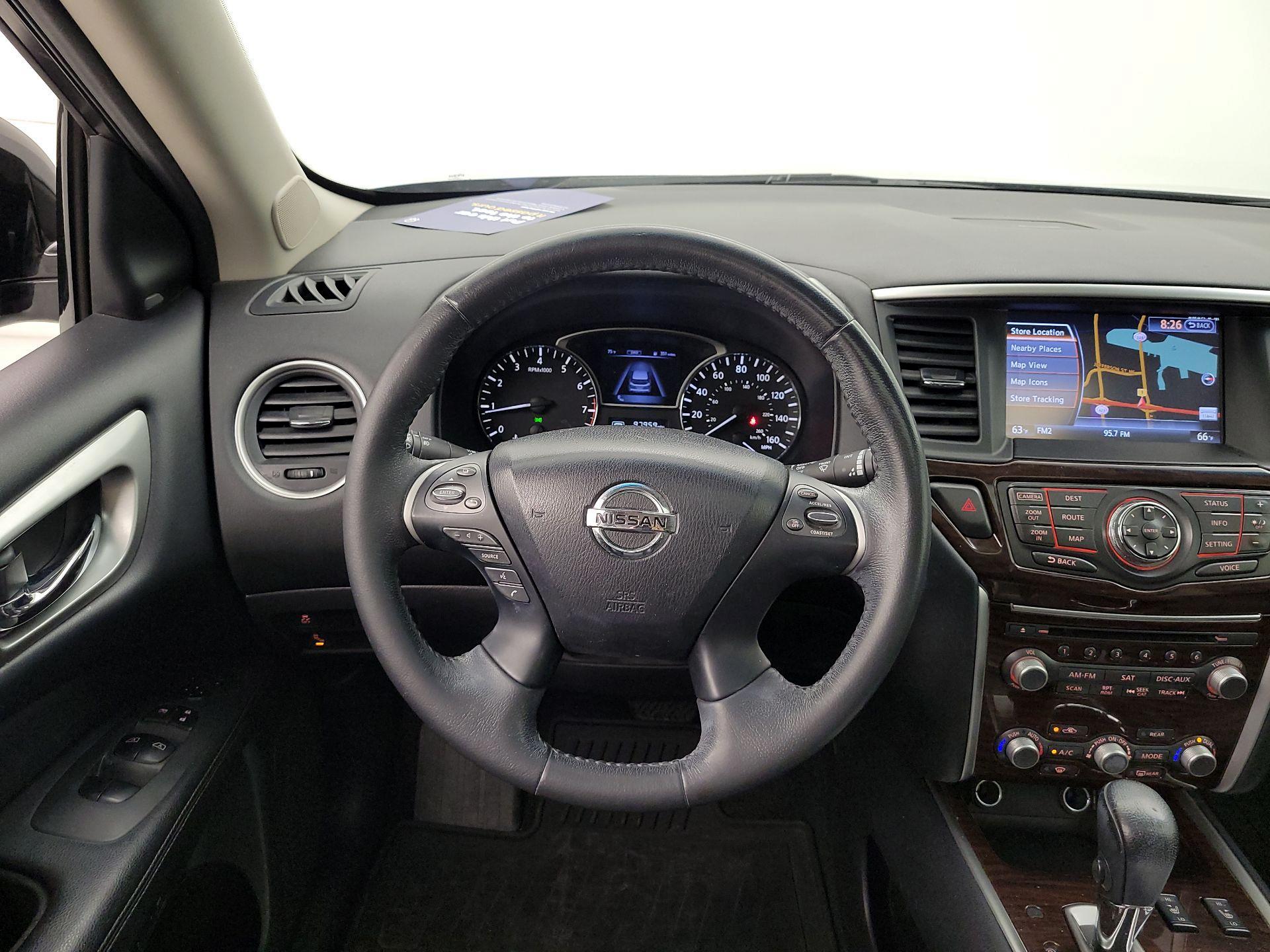 Thumbnail: 2015 Nissan Pathfinder - 10