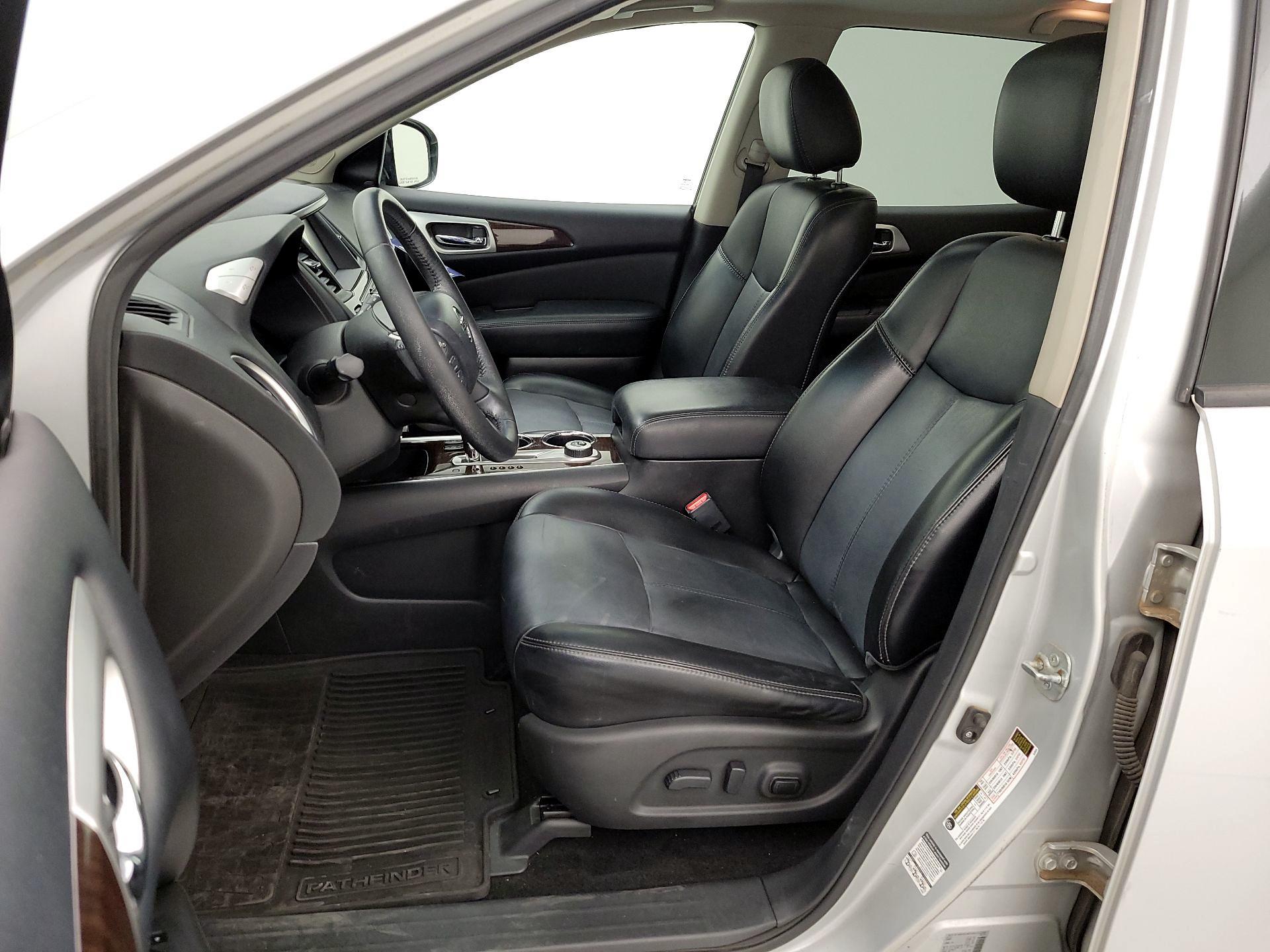 Thumbnail: 2015 Nissan Pathfinder - 11