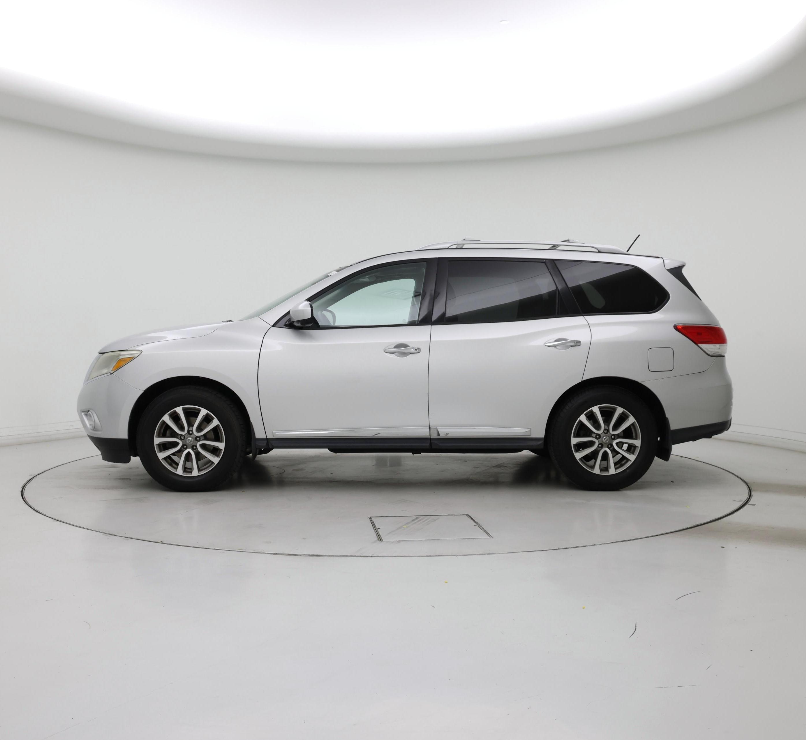 Thumbnail: 2015 Nissan Pathfinder - 3