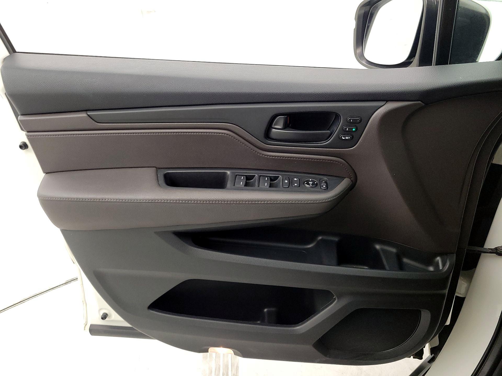 Thumbnail: 2018 Honda Odyssey - 12