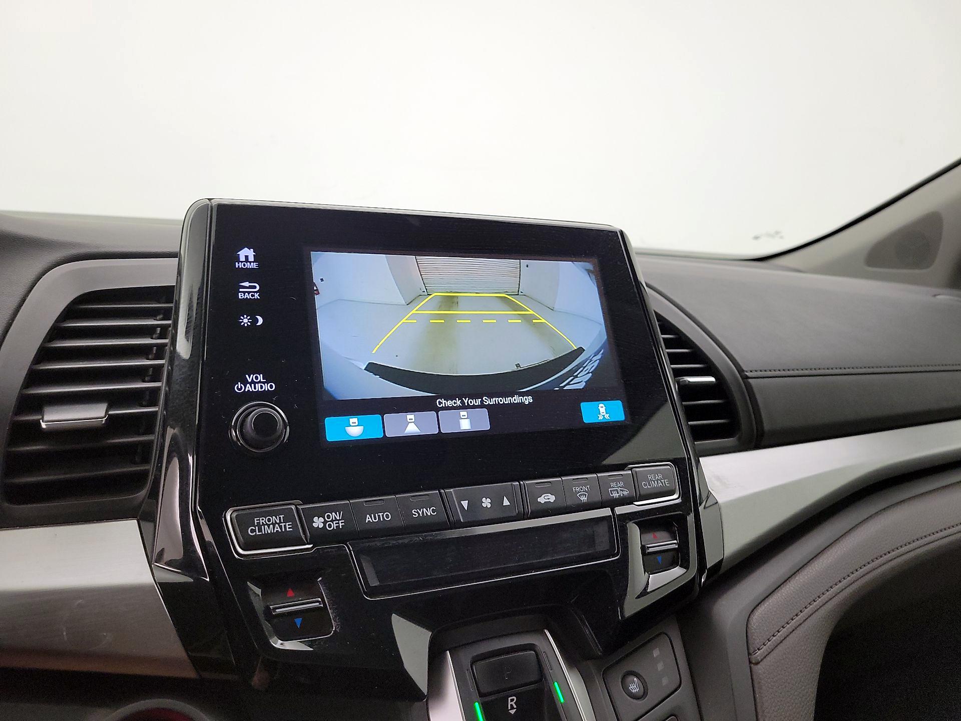 Thumbnail: 2018 Honda Odyssey - 14