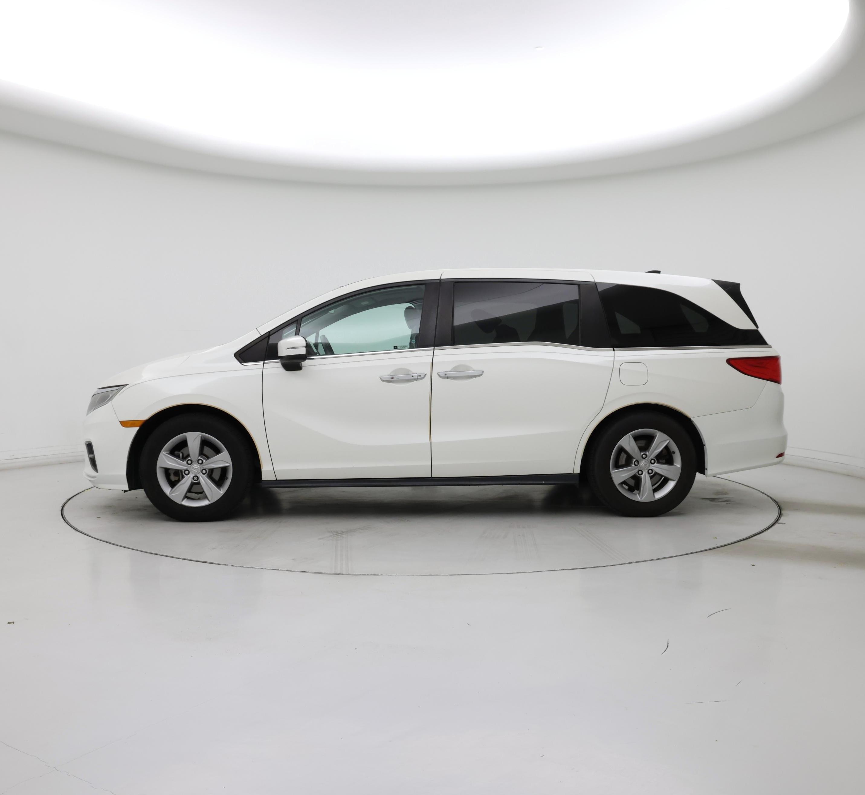 Thumbnail: 2018 Honda Odyssey - 3