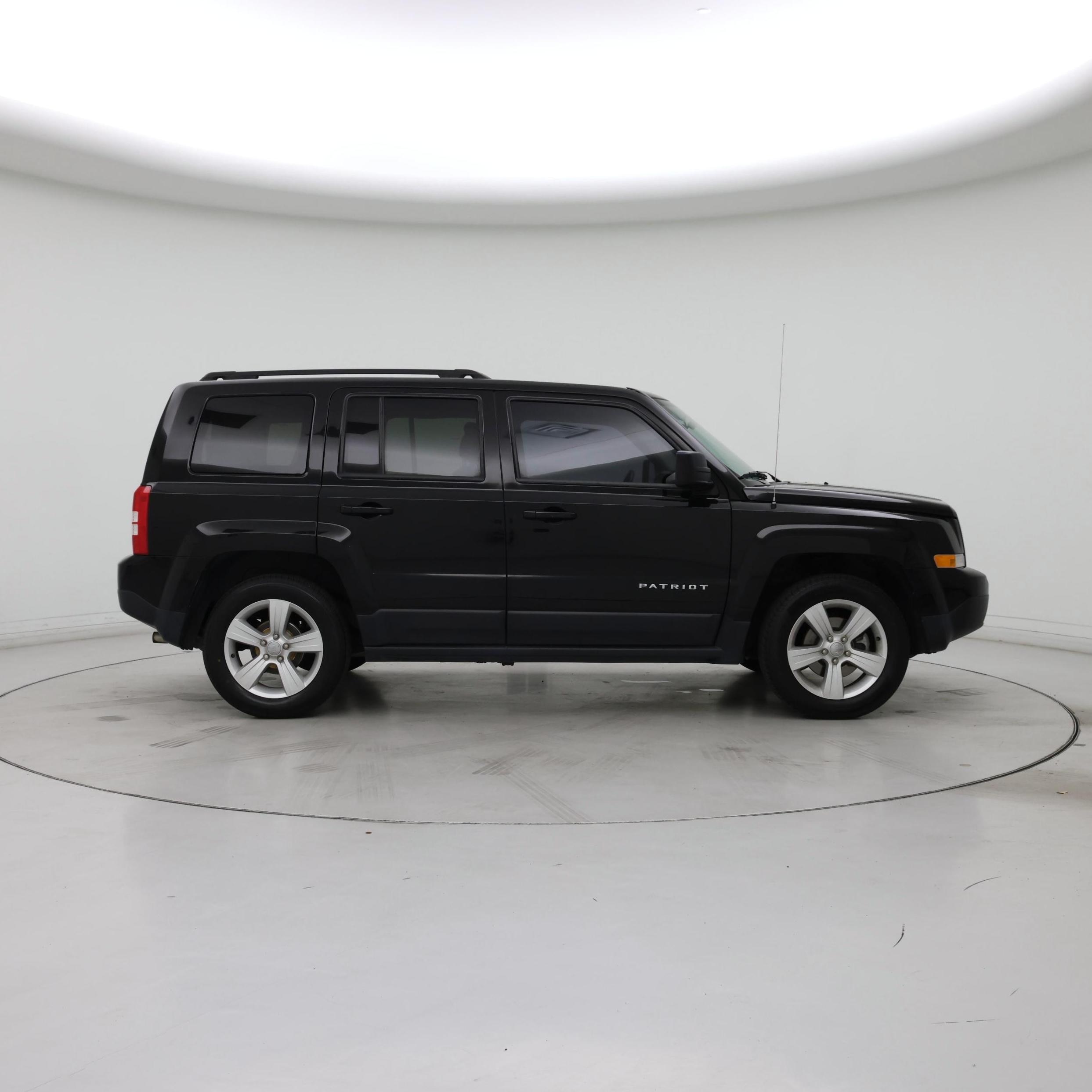 Thumbnail: 2016 Jeep Patriot - 7