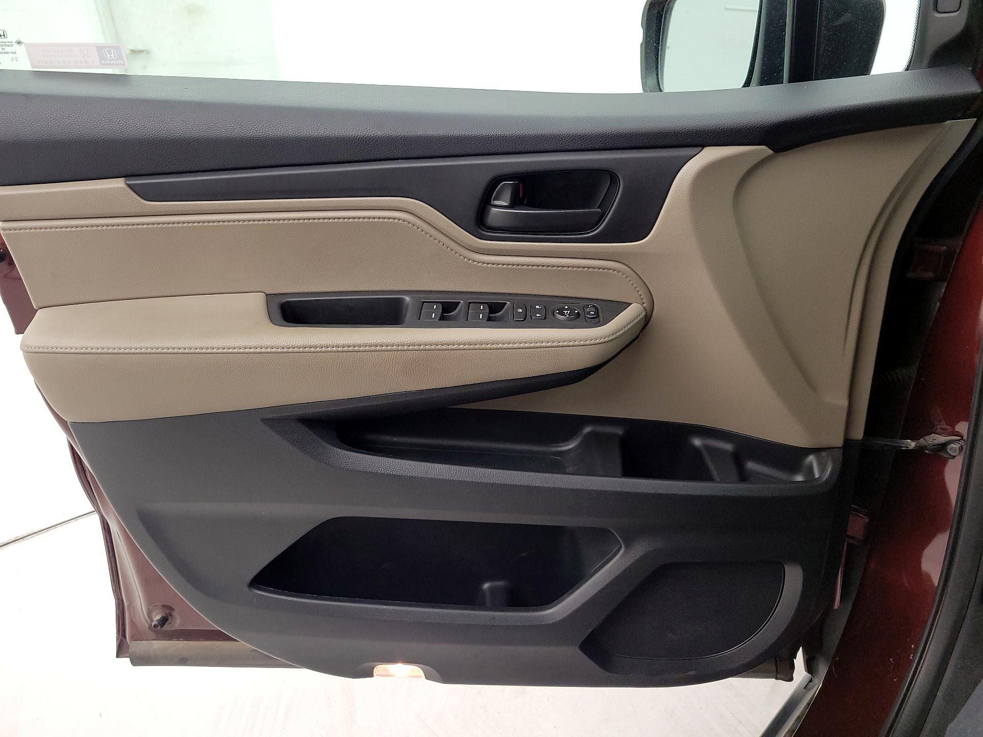 Thumbnail: 2019 Honda Odyssey - 12