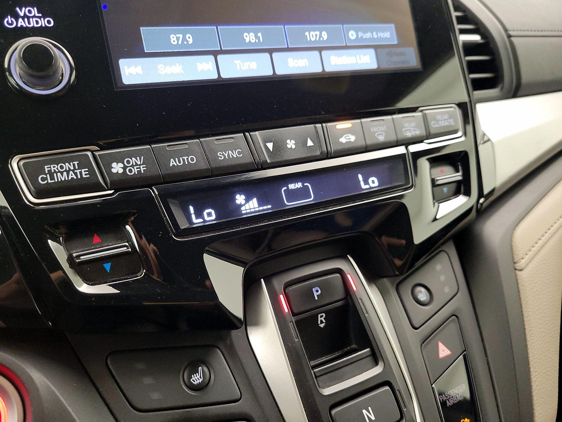 Thumbnail: 2019 Honda Odyssey - 16