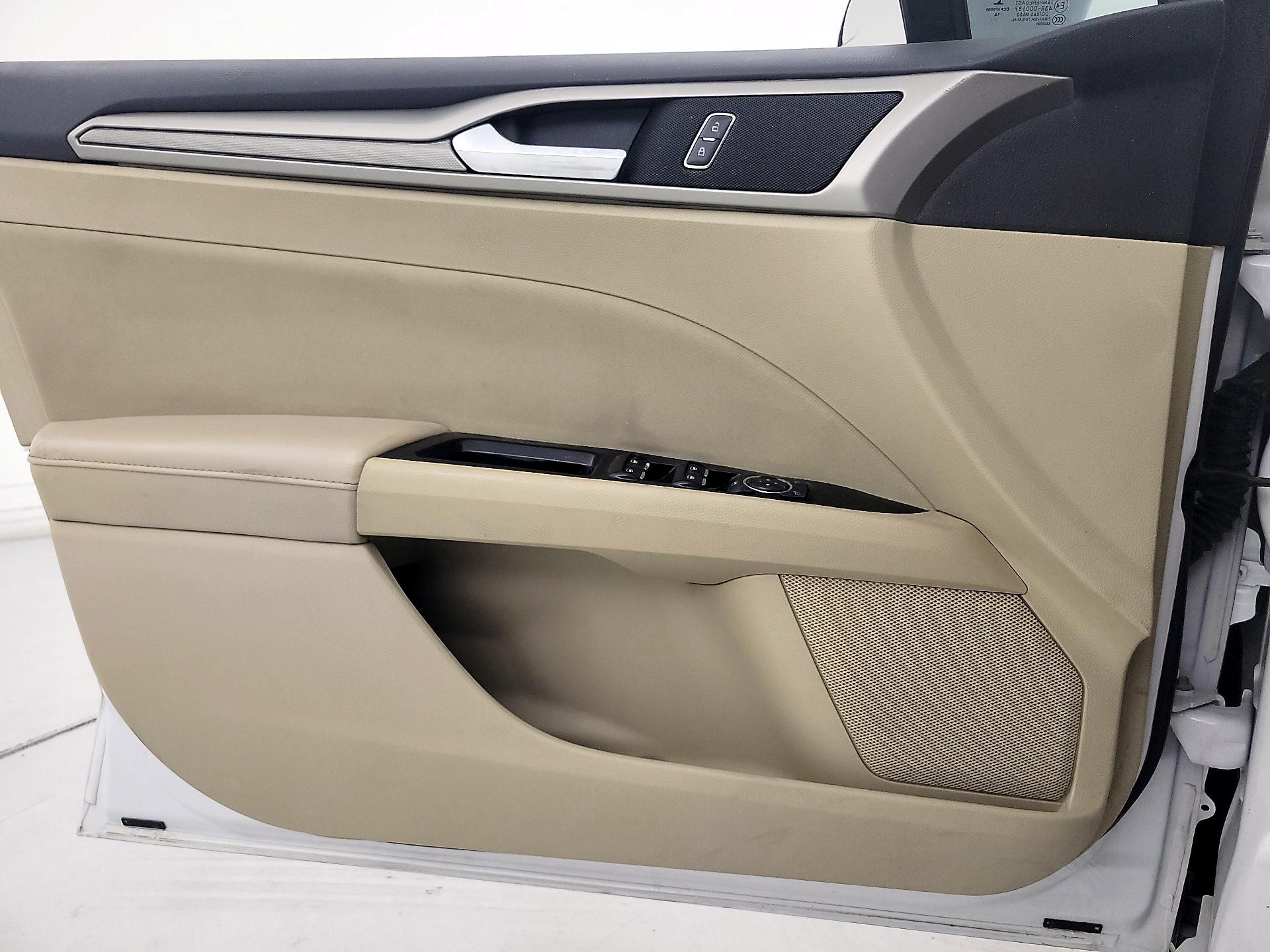 Thumbnail: 2015 Ford Fusion - 12