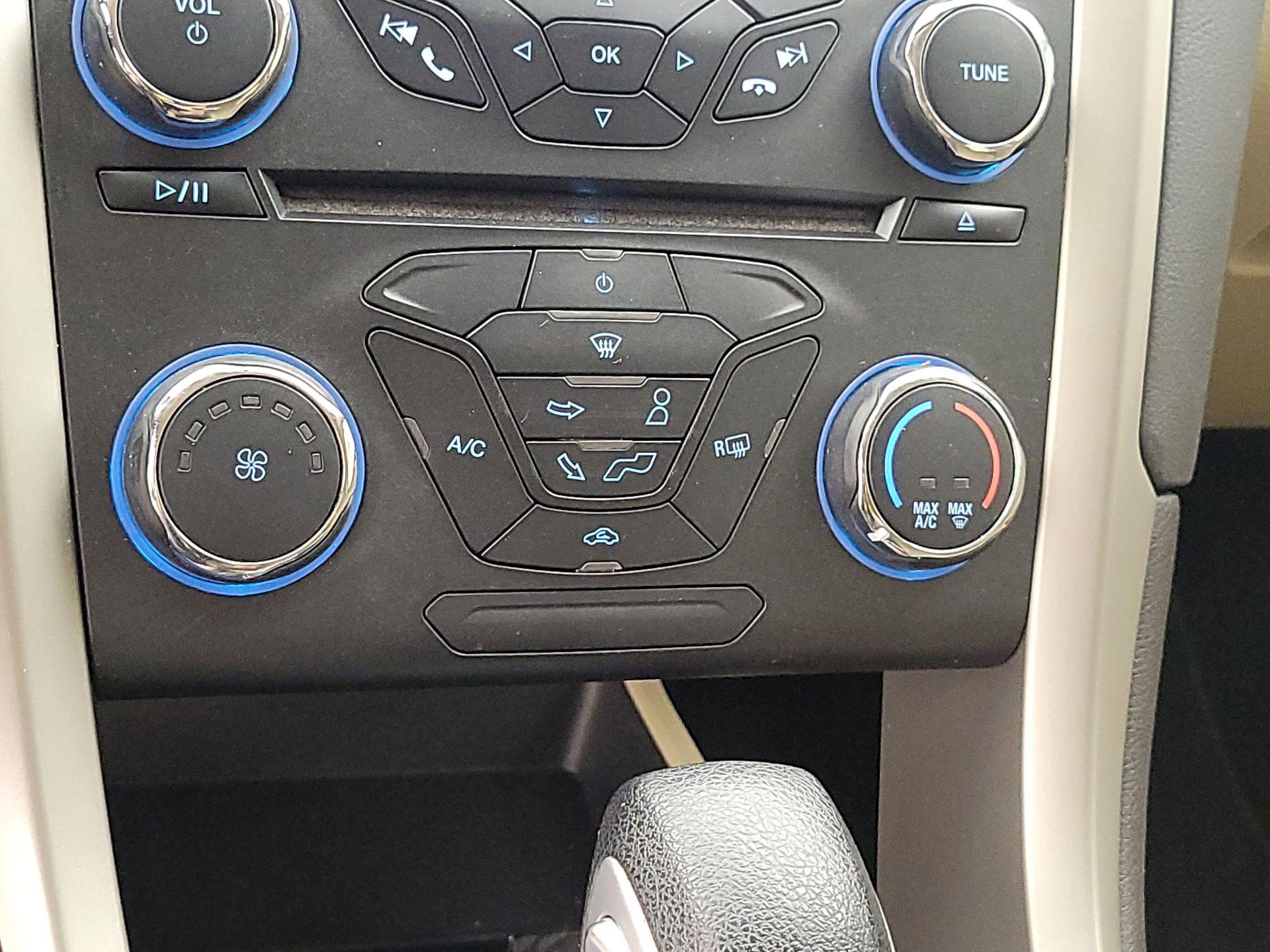 Thumbnail: 2015 Ford Fusion - 16