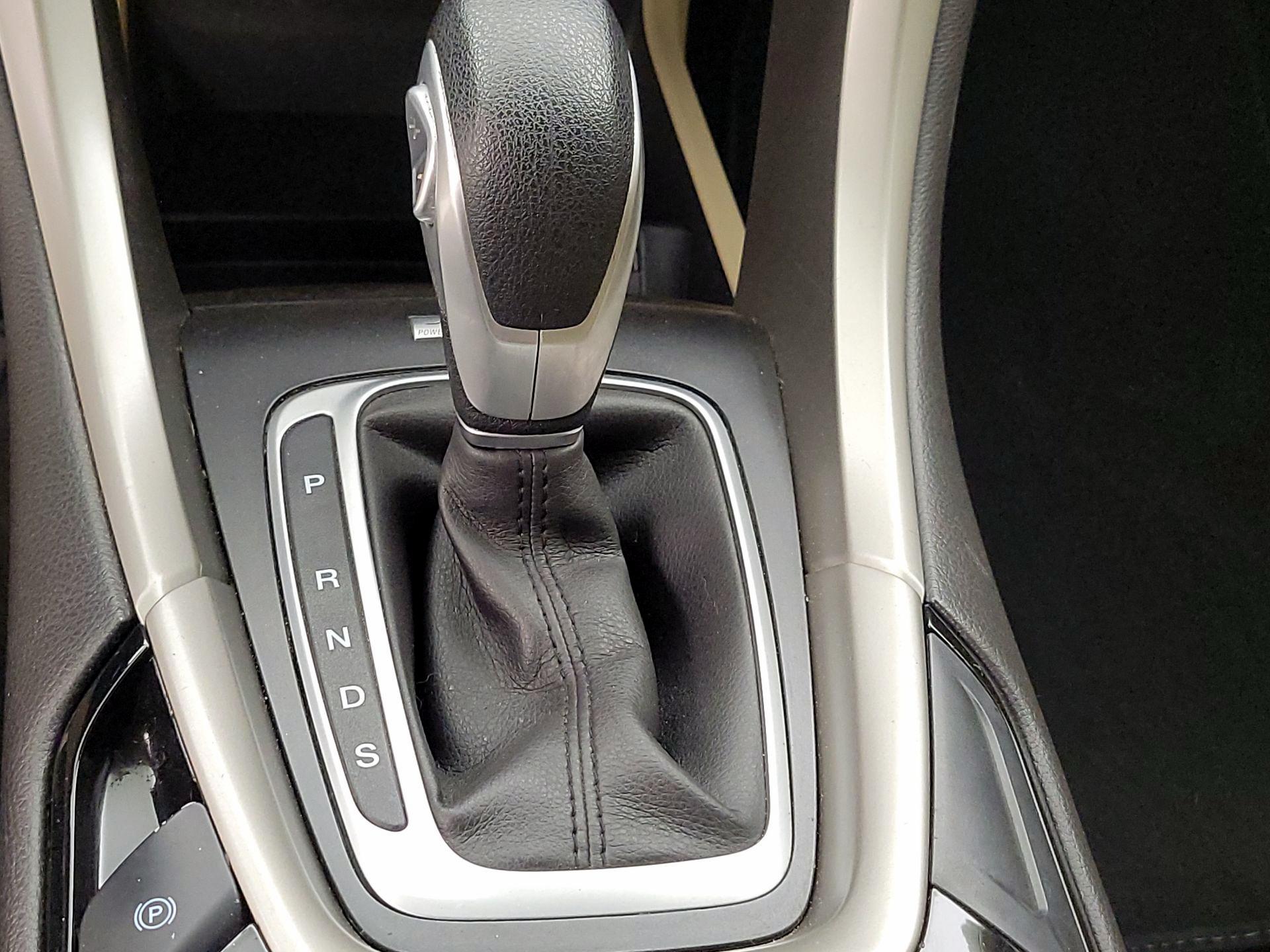 Thumbnail: 2015 Ford Fusion - 17