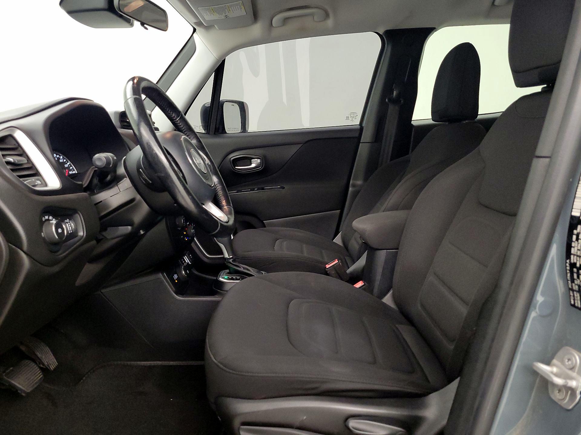 Thumbnail: 2018 Jeep Renegade - 11