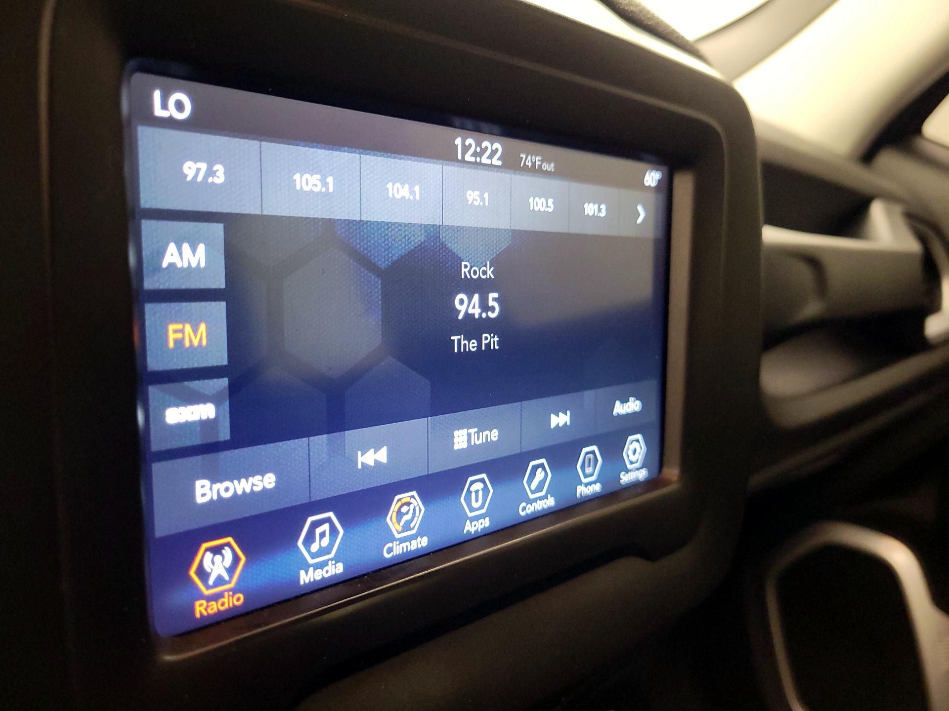 Thumbnail: 2018 Jeep Renegade - 15