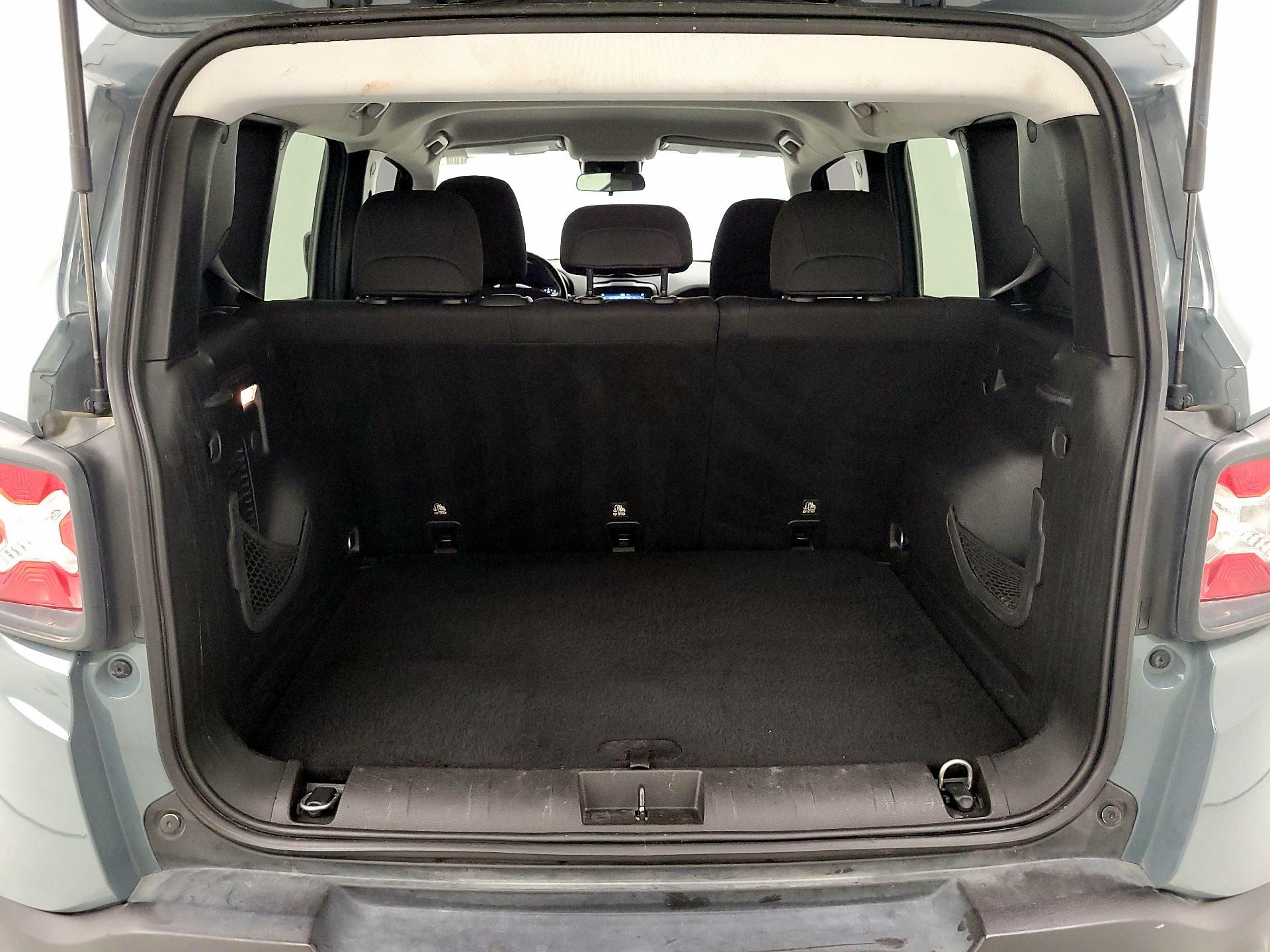Thumbnail: 2018 Jeep Renegade - 20