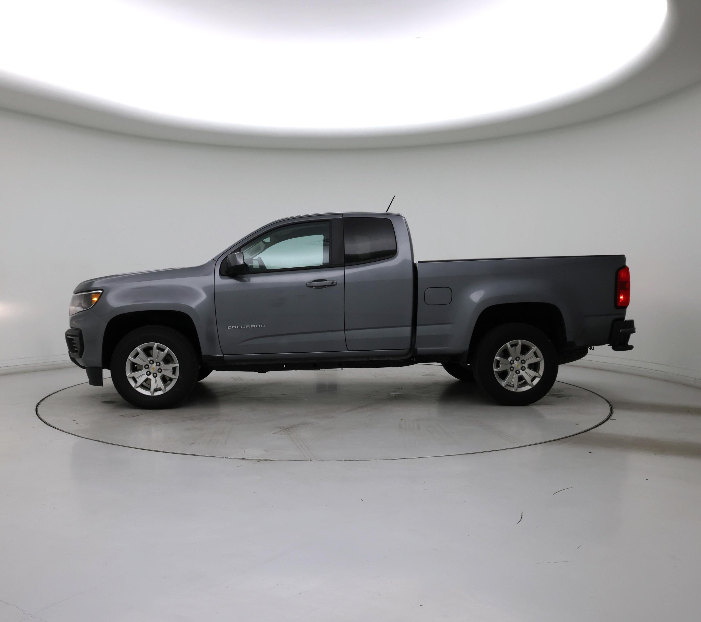 Thumbnail: 2022 Chevrolet Colorado - 3