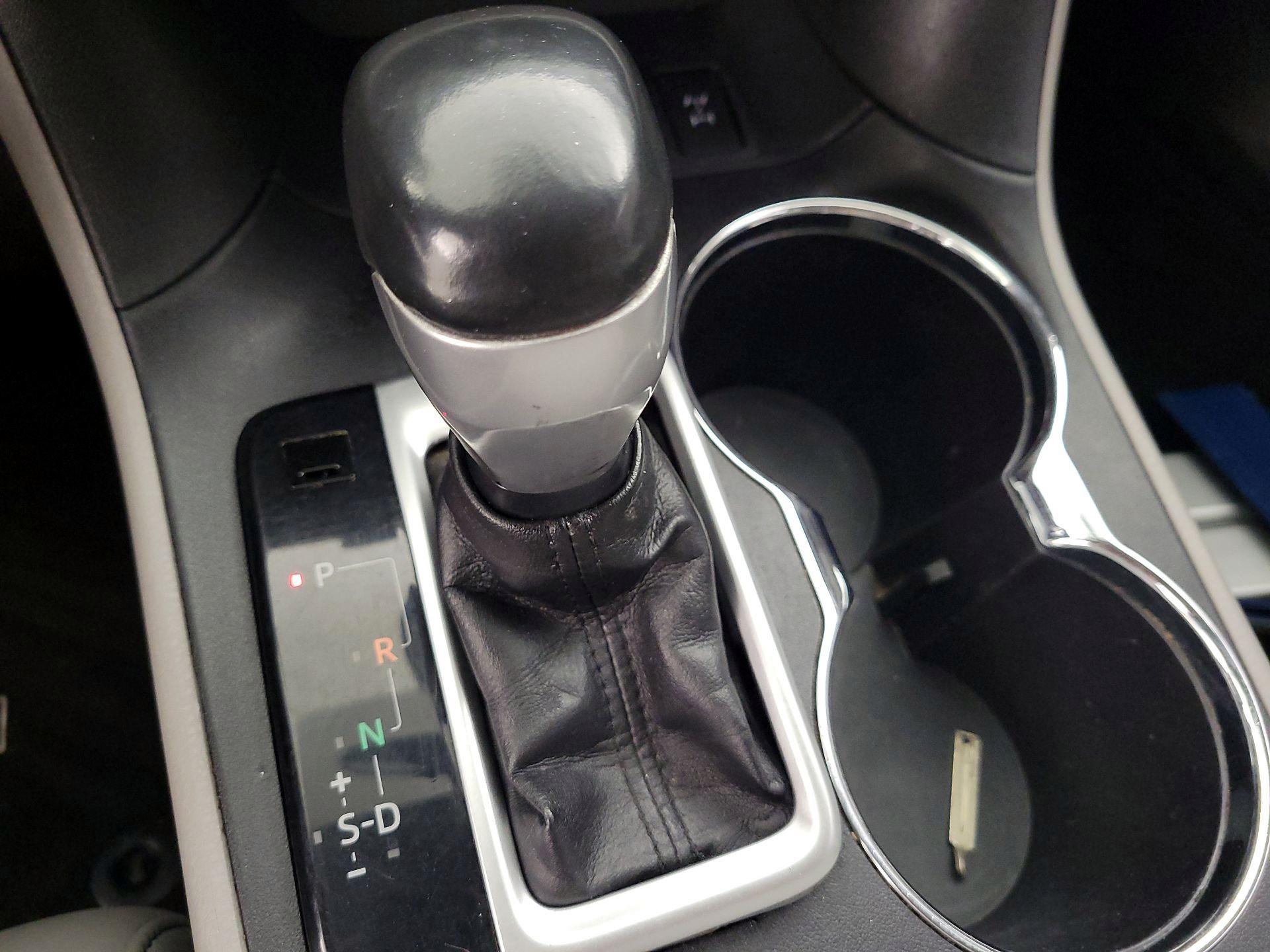Thumbnail: 2015 Toyota Highlander - 17