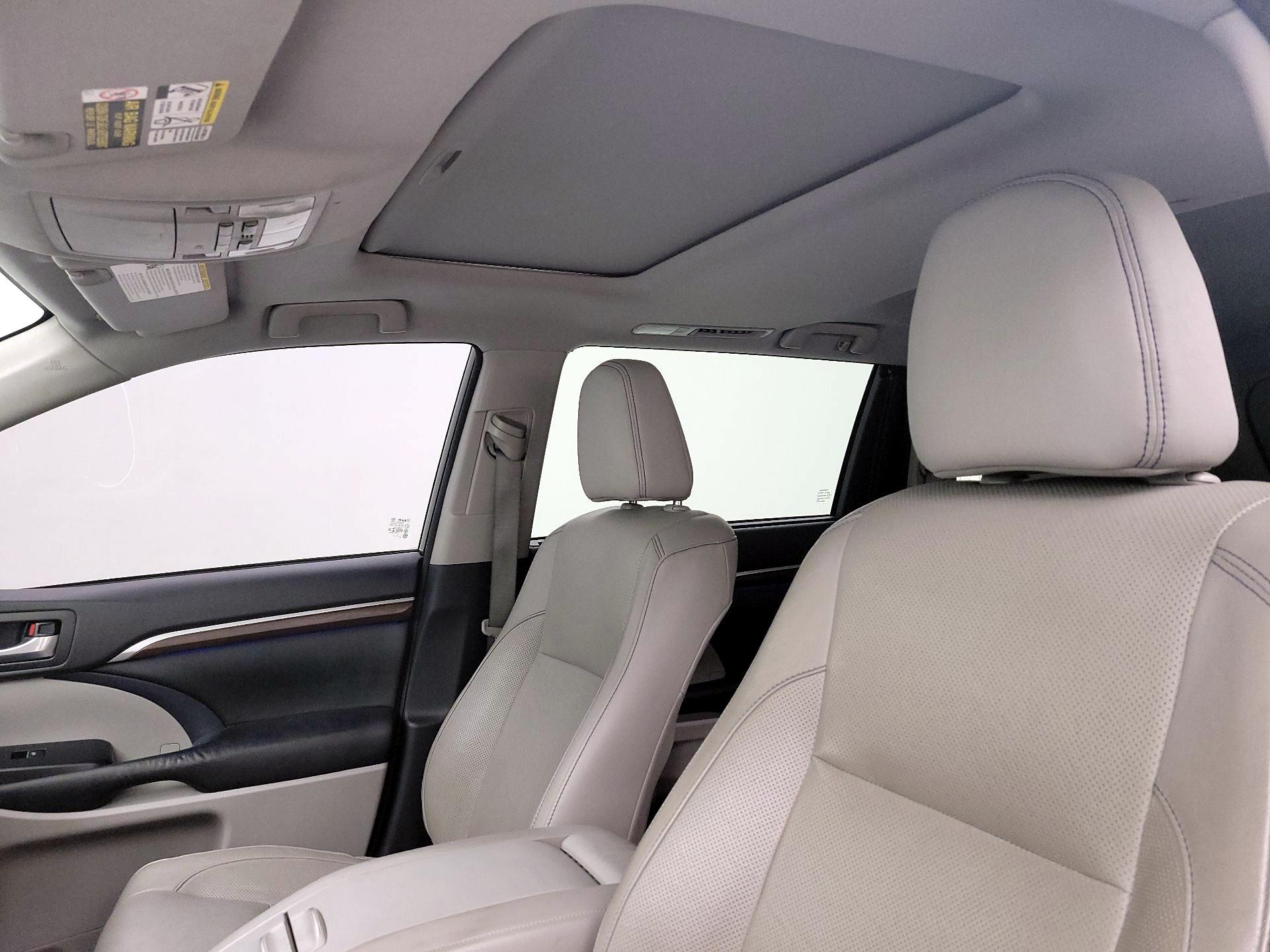 Thumbnail: 2015 Toyota Highlander - 19