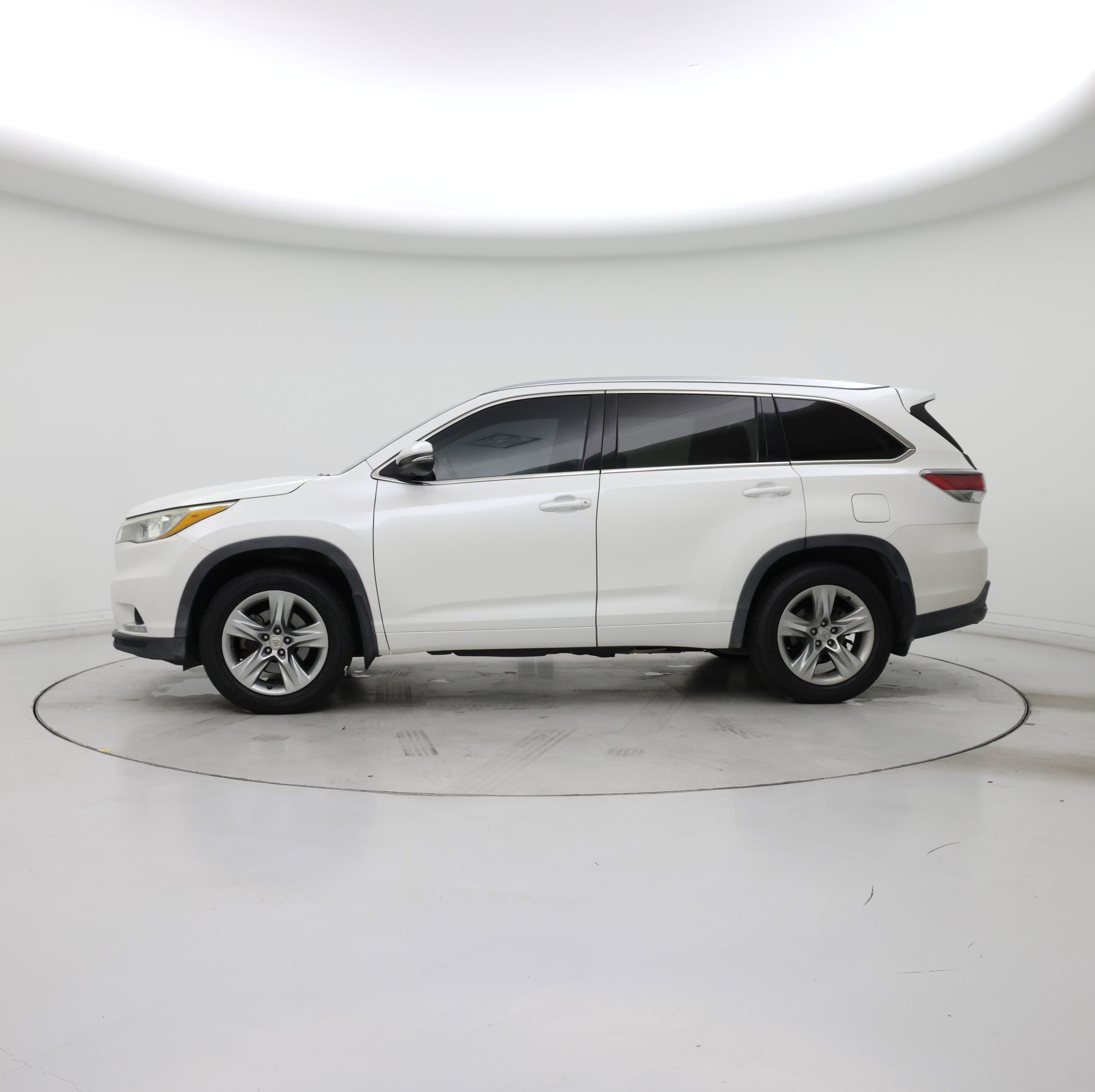 Thumbnail: 2015 Toyota Highlander - 3