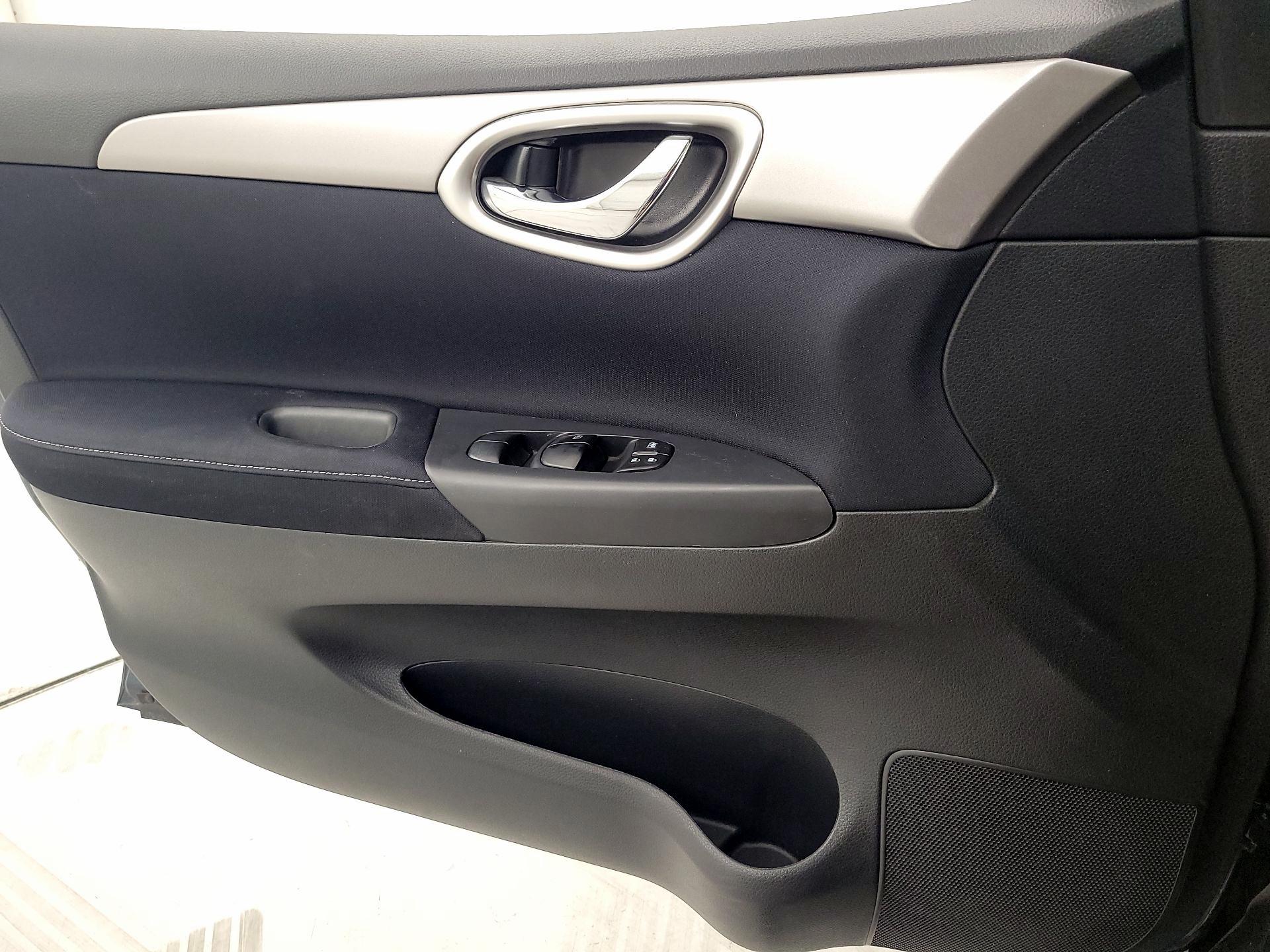 Thumbnail: 2014 Nissan Sentra - 12