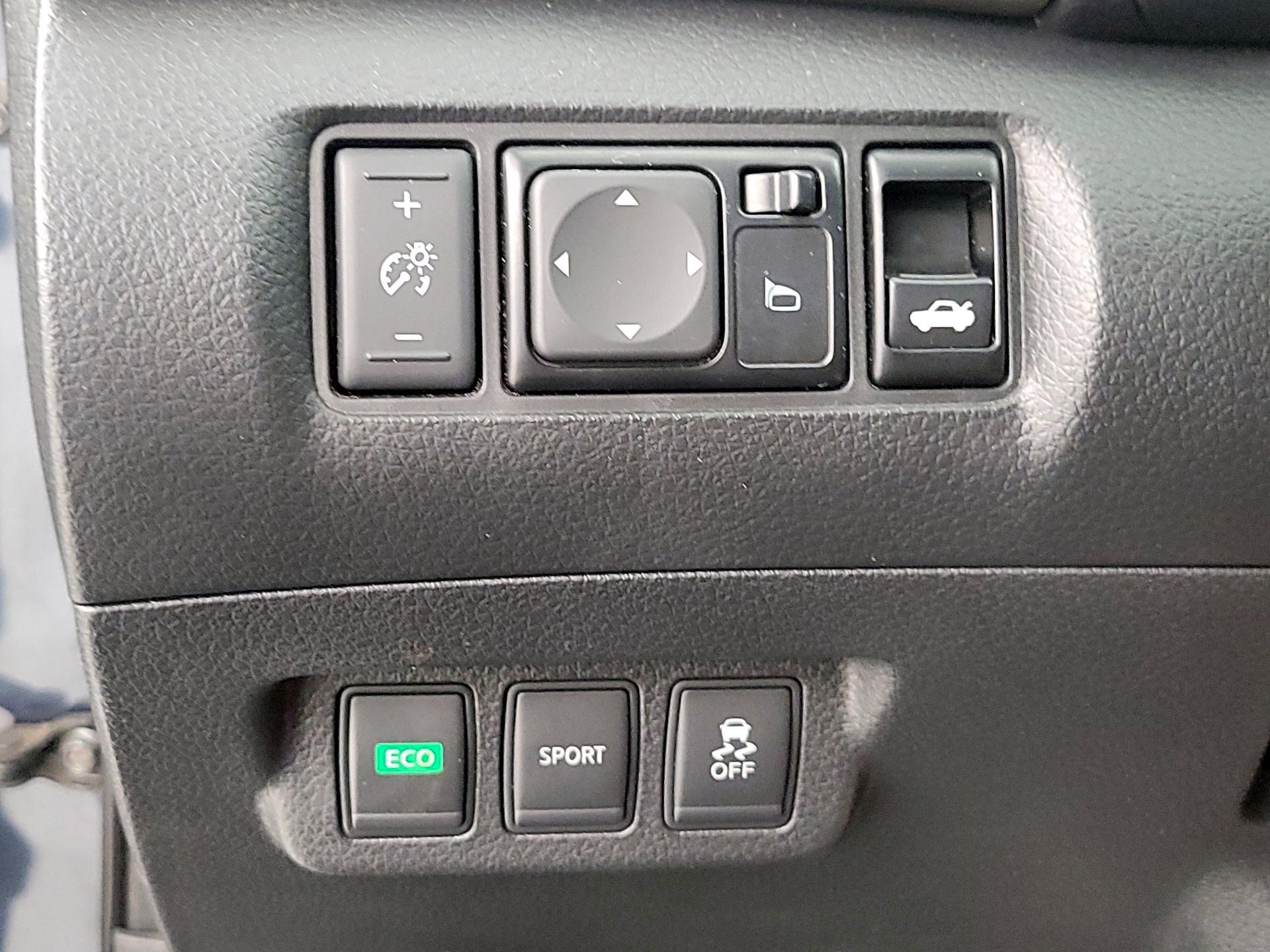 Thumbnail: 2014 Nissan Sentra - 13