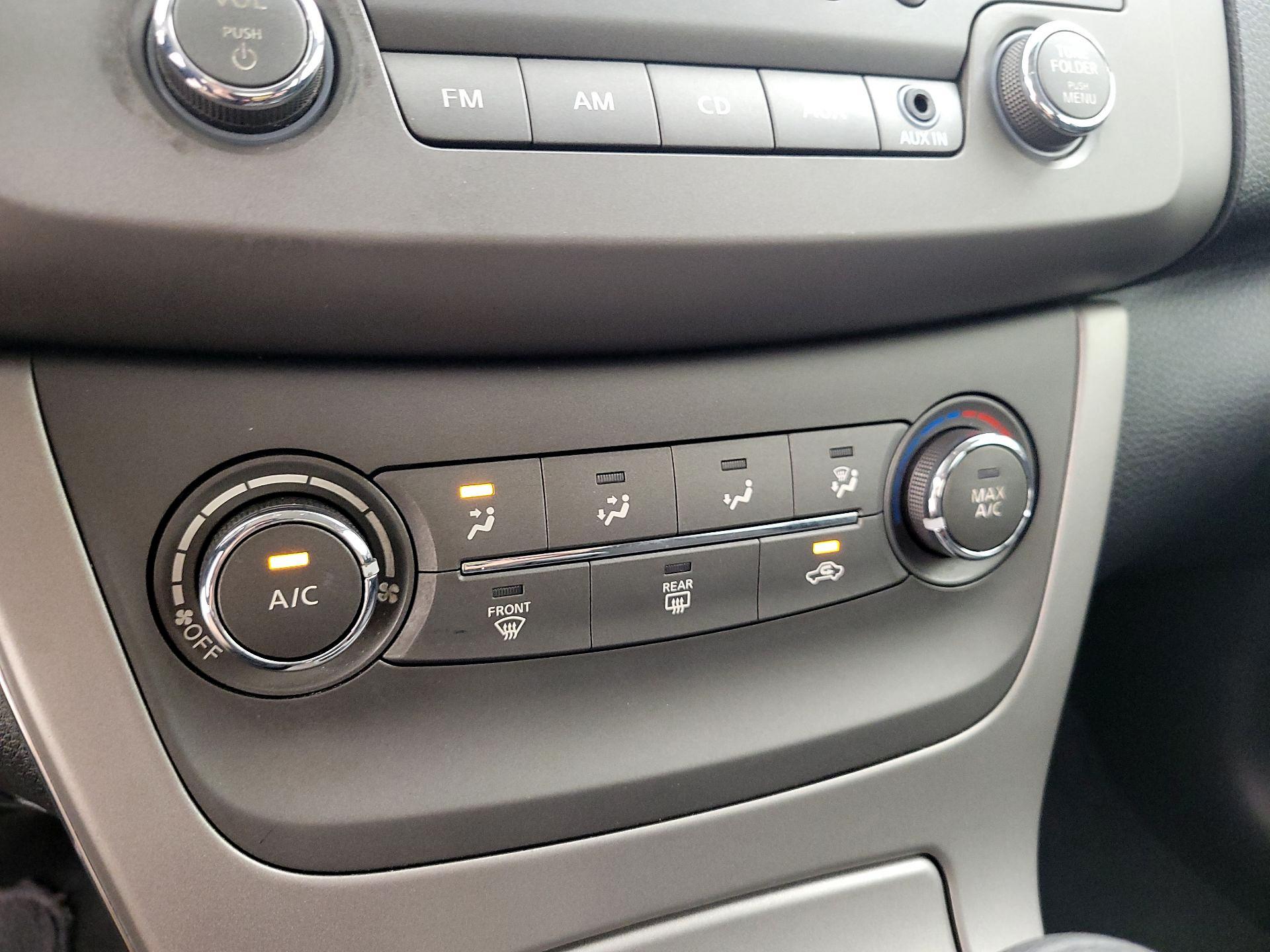Thumbnail: 2014 Nissan Sentra - 15