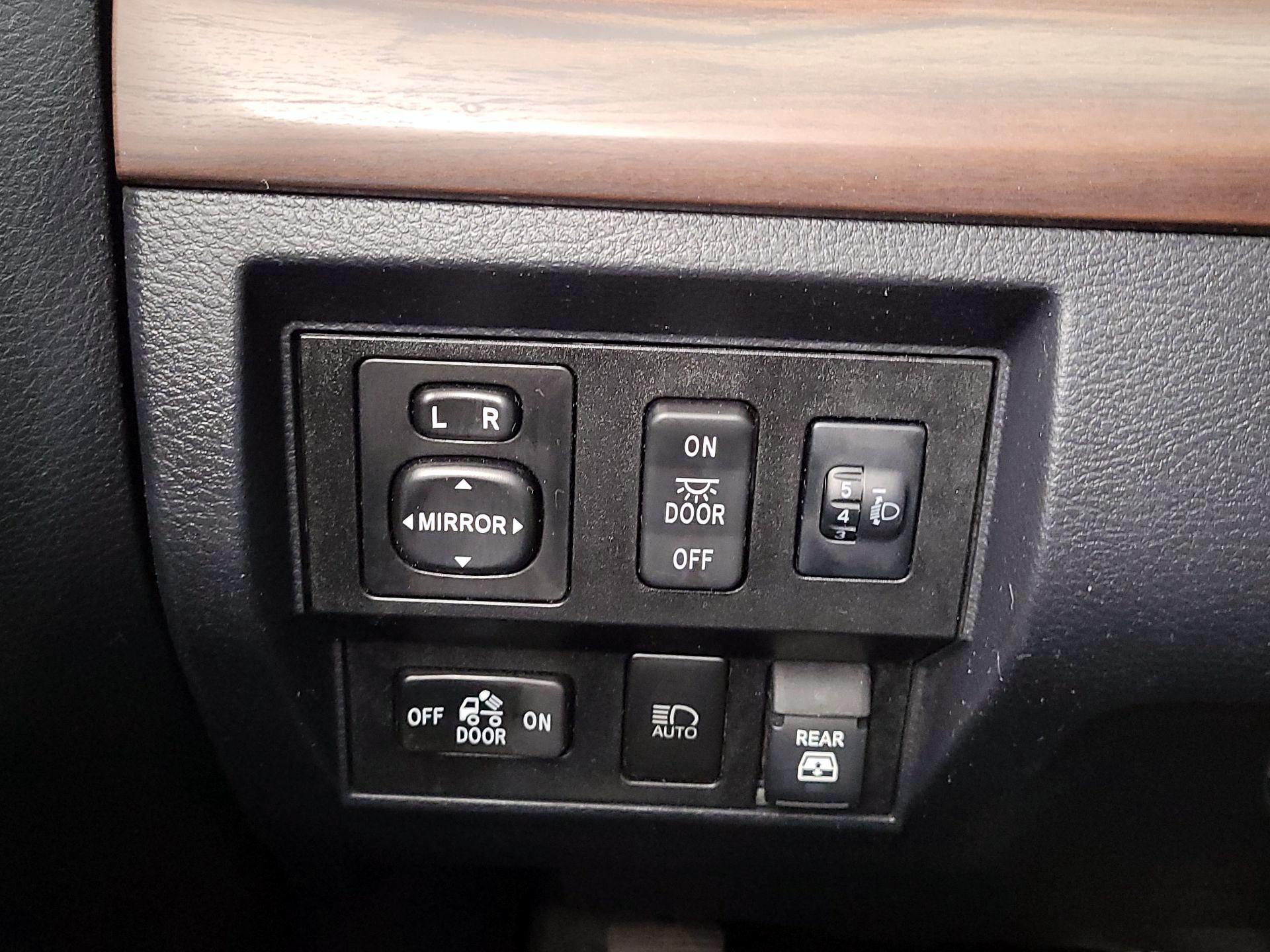 Thumbnail: 2019 Toyota Tundra - 13