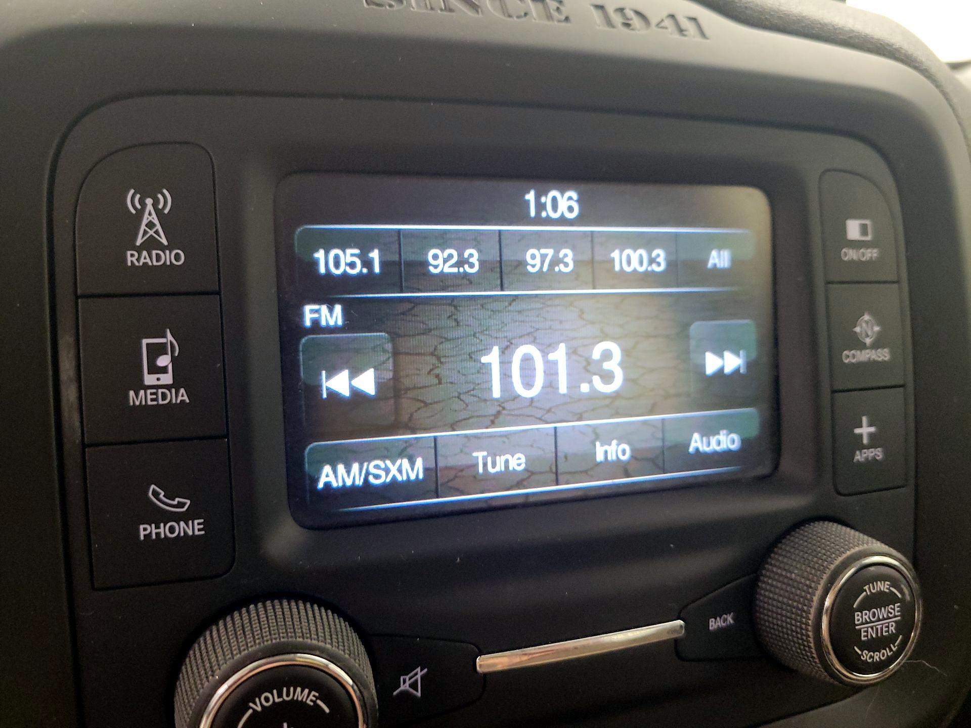 Thumbnail: 2017 Jeep Renegade - 15