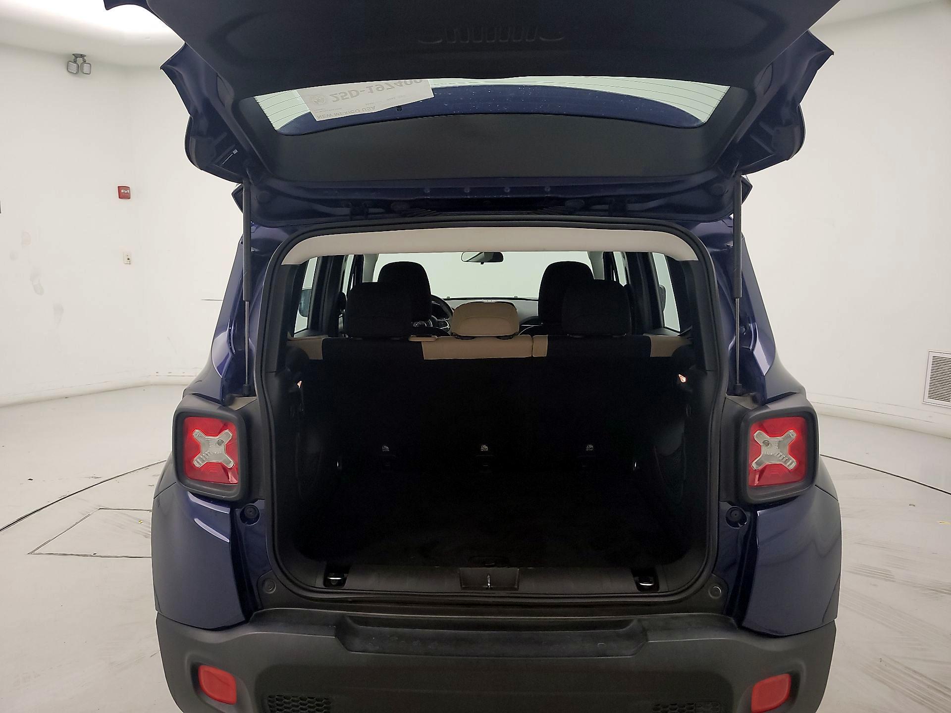 Thumbnail: 2017 Jeep Renegade - 20
