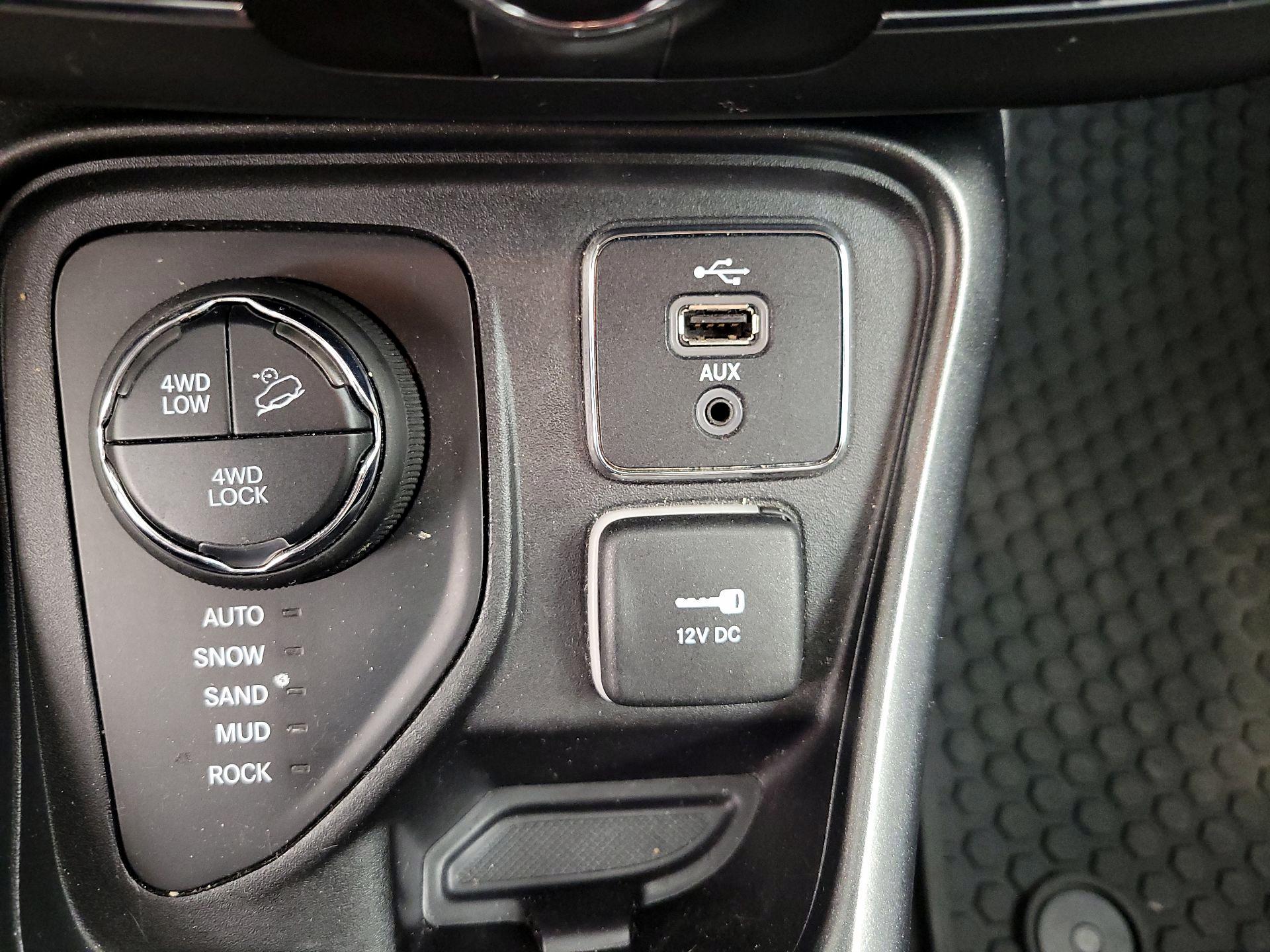 Thumbnail: 2017 Jeep Compass - 19
