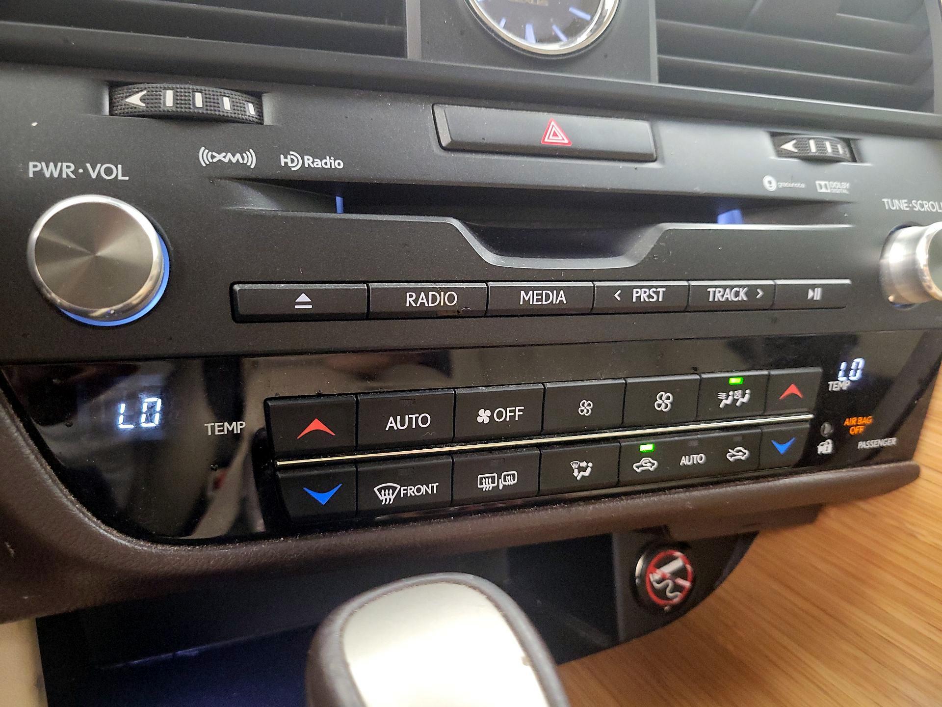 Thumbnail: 2016 Lexus RX - 16