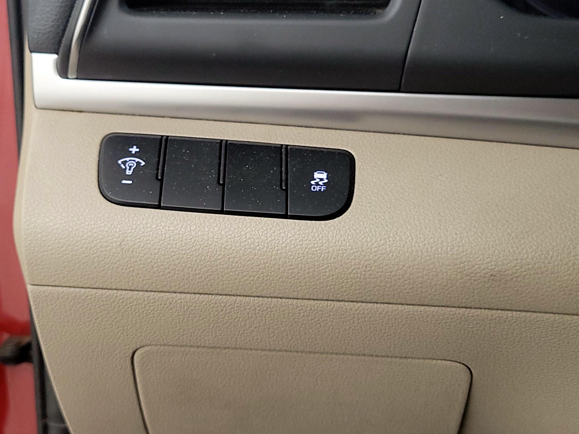 Thumbnail: 2019 Hyundai Elantra - 13
