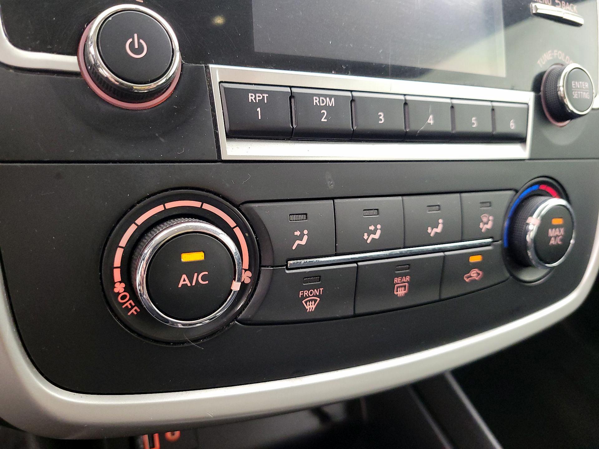 Thumbnail: 2018 Nissan Altima - 16