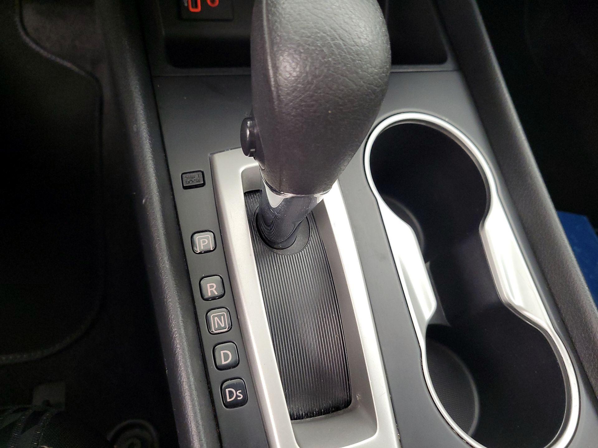 Thumbnail: 2018 Nissan Altima - 17